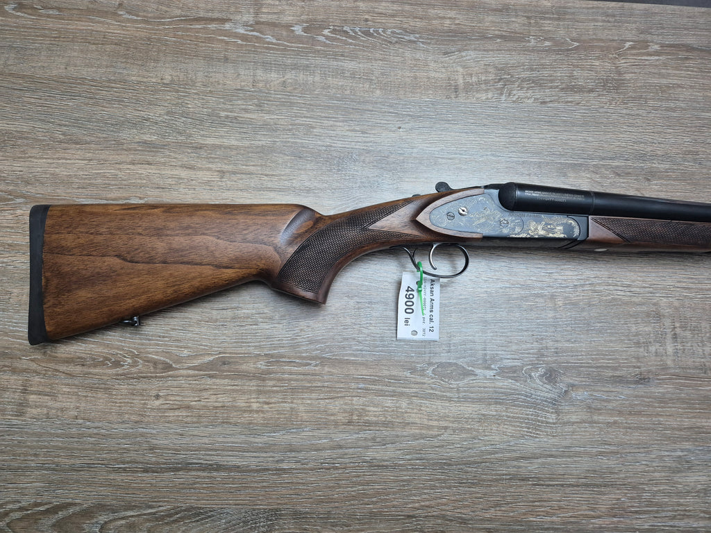 Lisa Aksan Arms, cal 12/76, tevi 72cm, pat lemn, gravuri