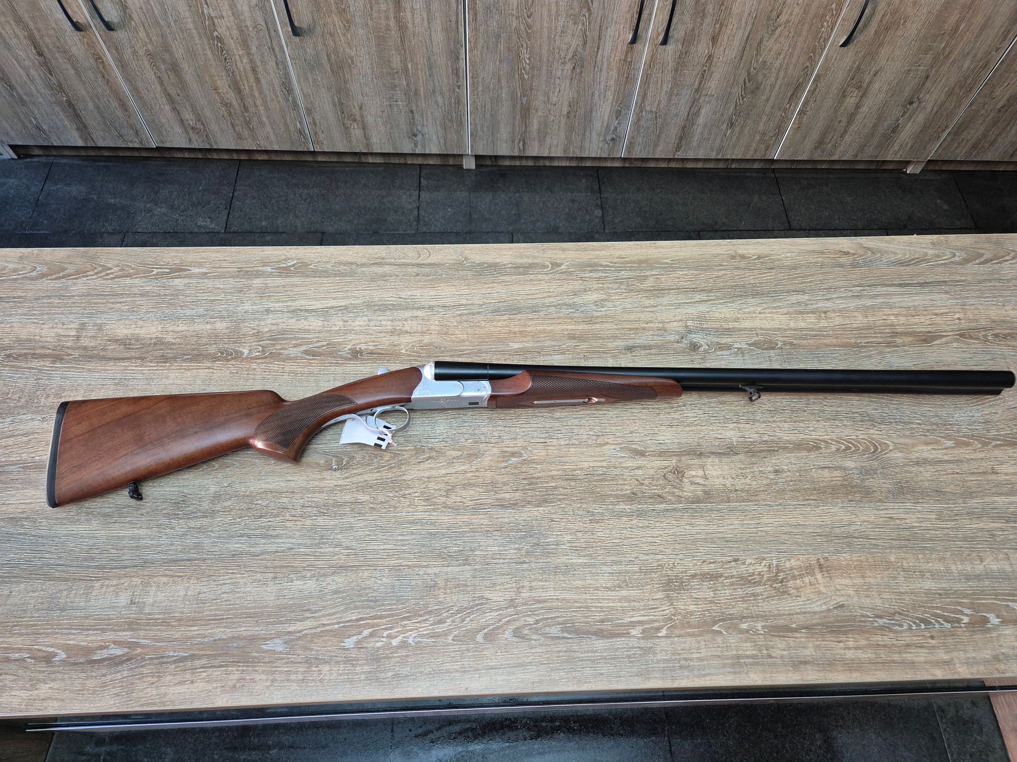 Lisa Huglu 200AE, cal 12/76, tevi 71cm, socuri