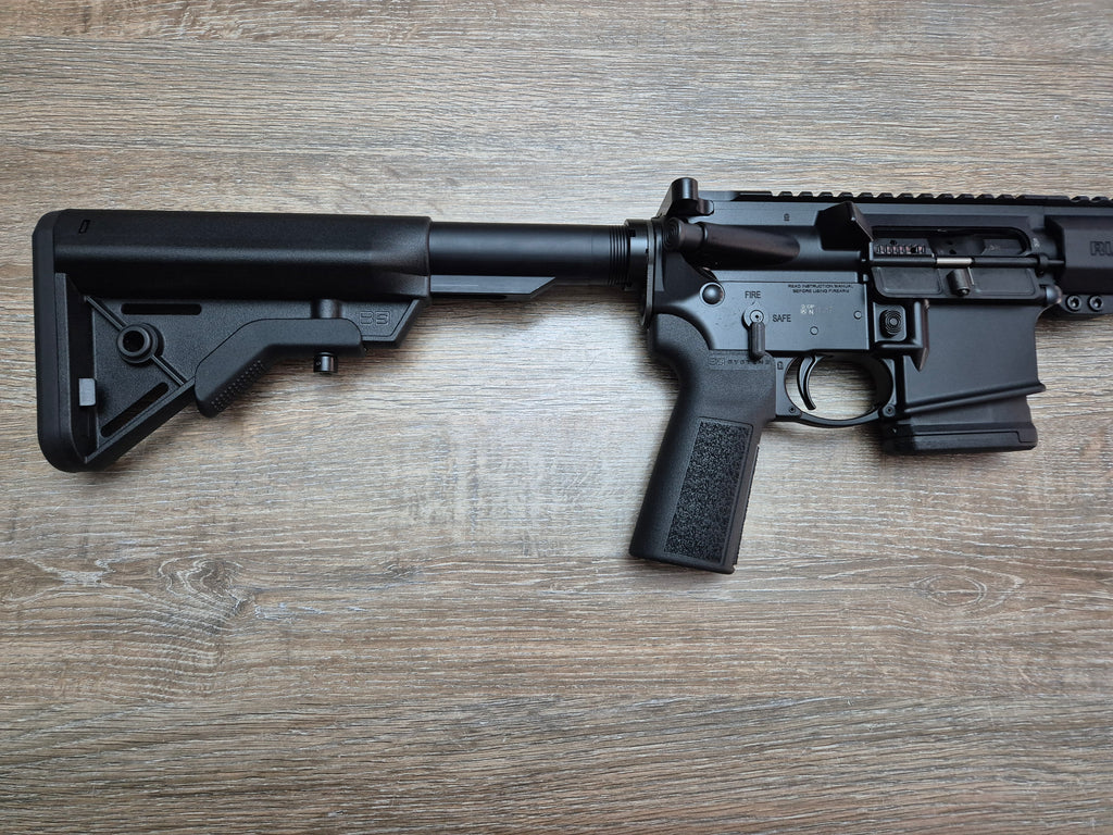 Carabina semiauto Ruger AR-556, cal 223 rem, stil tactic, pentru vanatoare