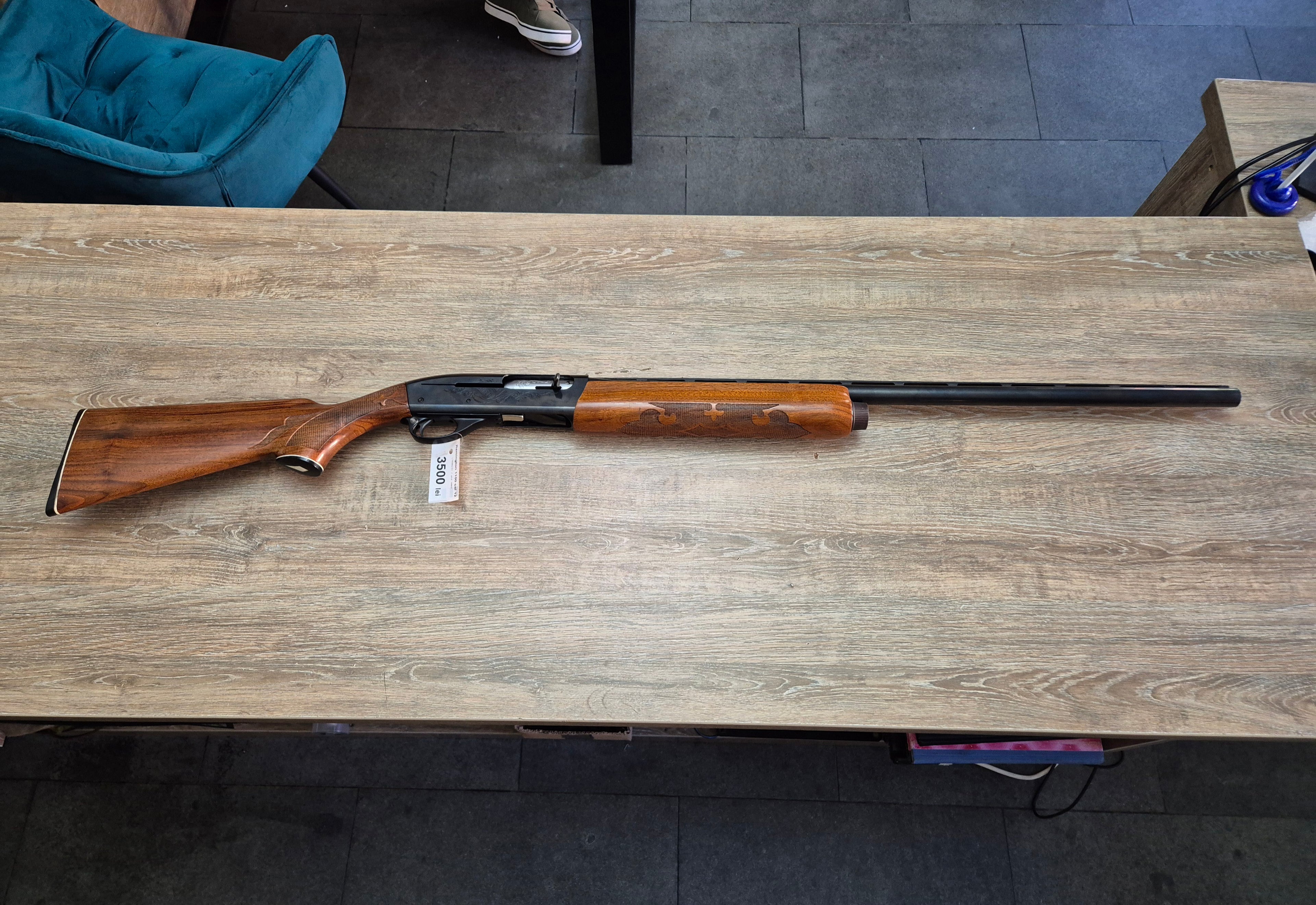 Lisa semiautomata Remington 1100, cal 12, teava 70cm, pat lemn