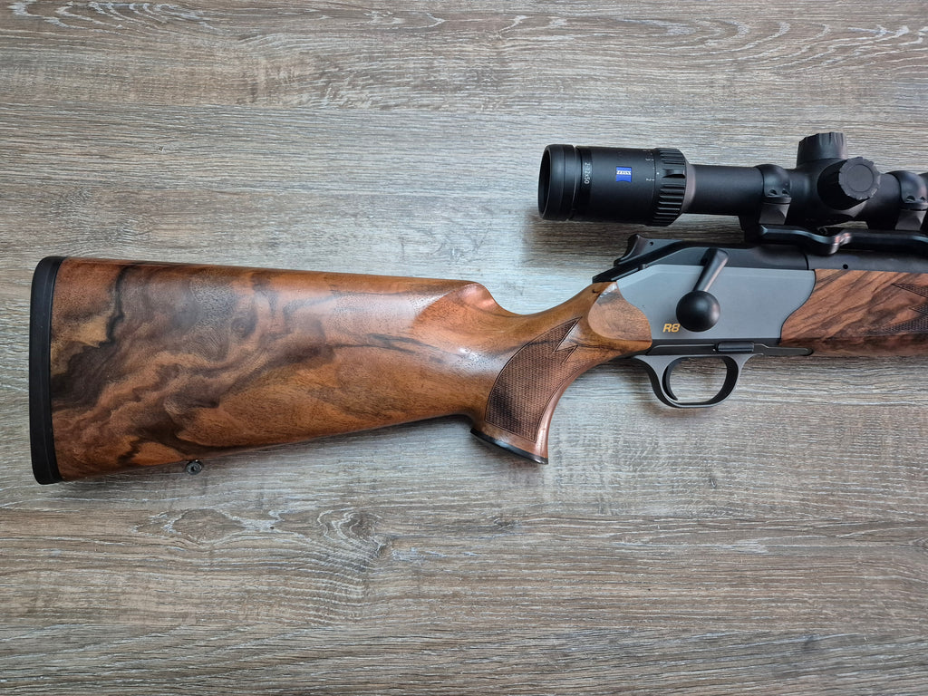 Carabina Blaser R8, cal 300 win mag, 65cm, pat lemn, luneta Zeiss V6 2-12x50