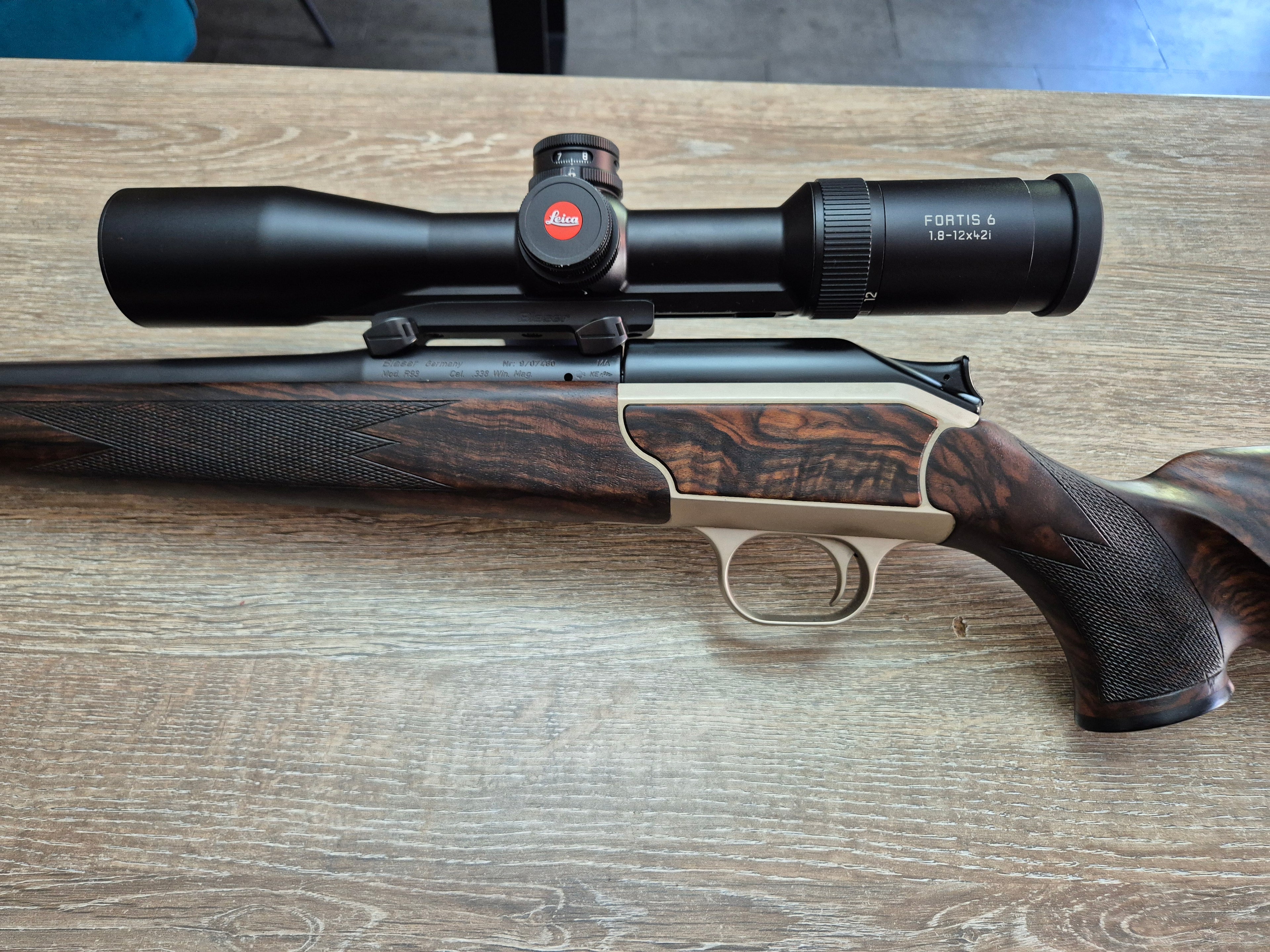 Carabina Blaser R93, cal 338 win mag, luneta Leica Fortis 1,8-12x42i