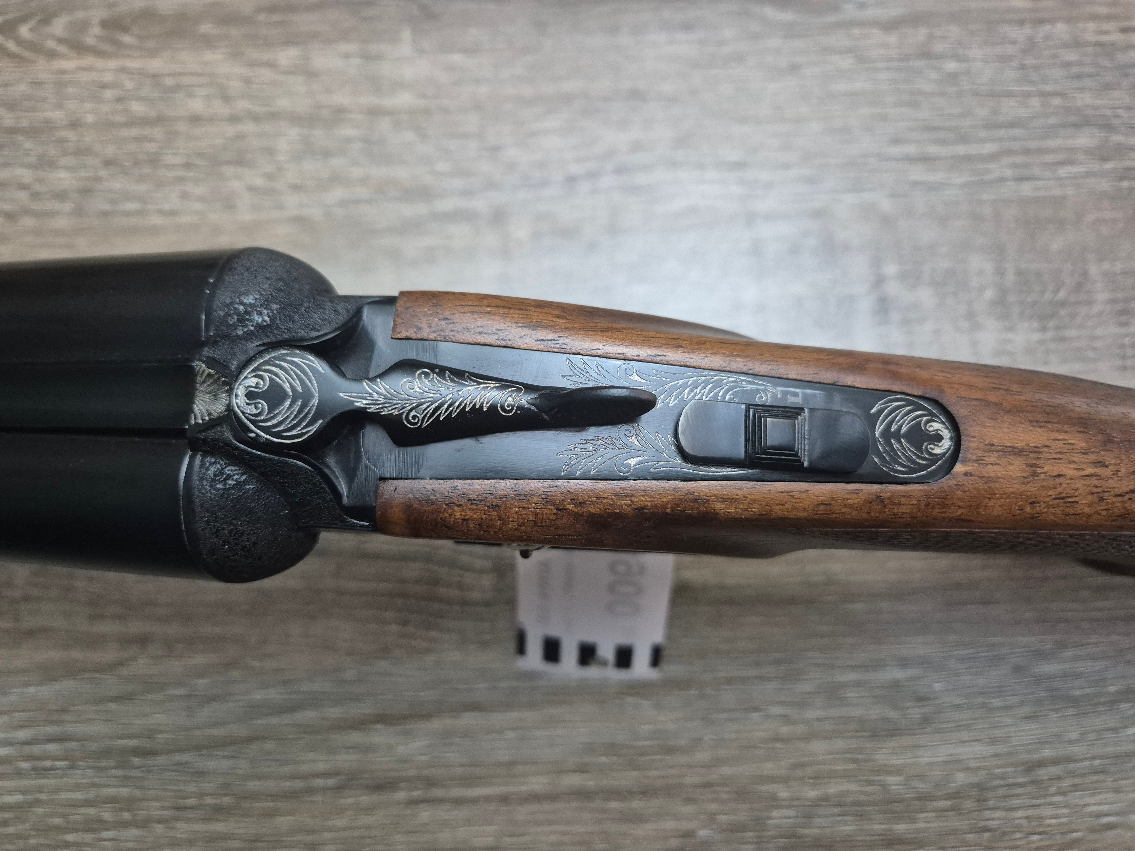 Lisa Aksan Arms, cal 12/76, tevi 72cm, pat lemn, gravuri