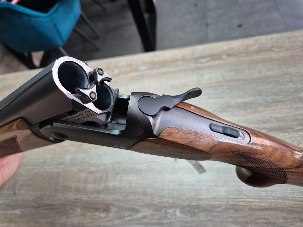 Bock Blaser F16 Game, cal 12/76, tevi 71cm, lemn grad 3