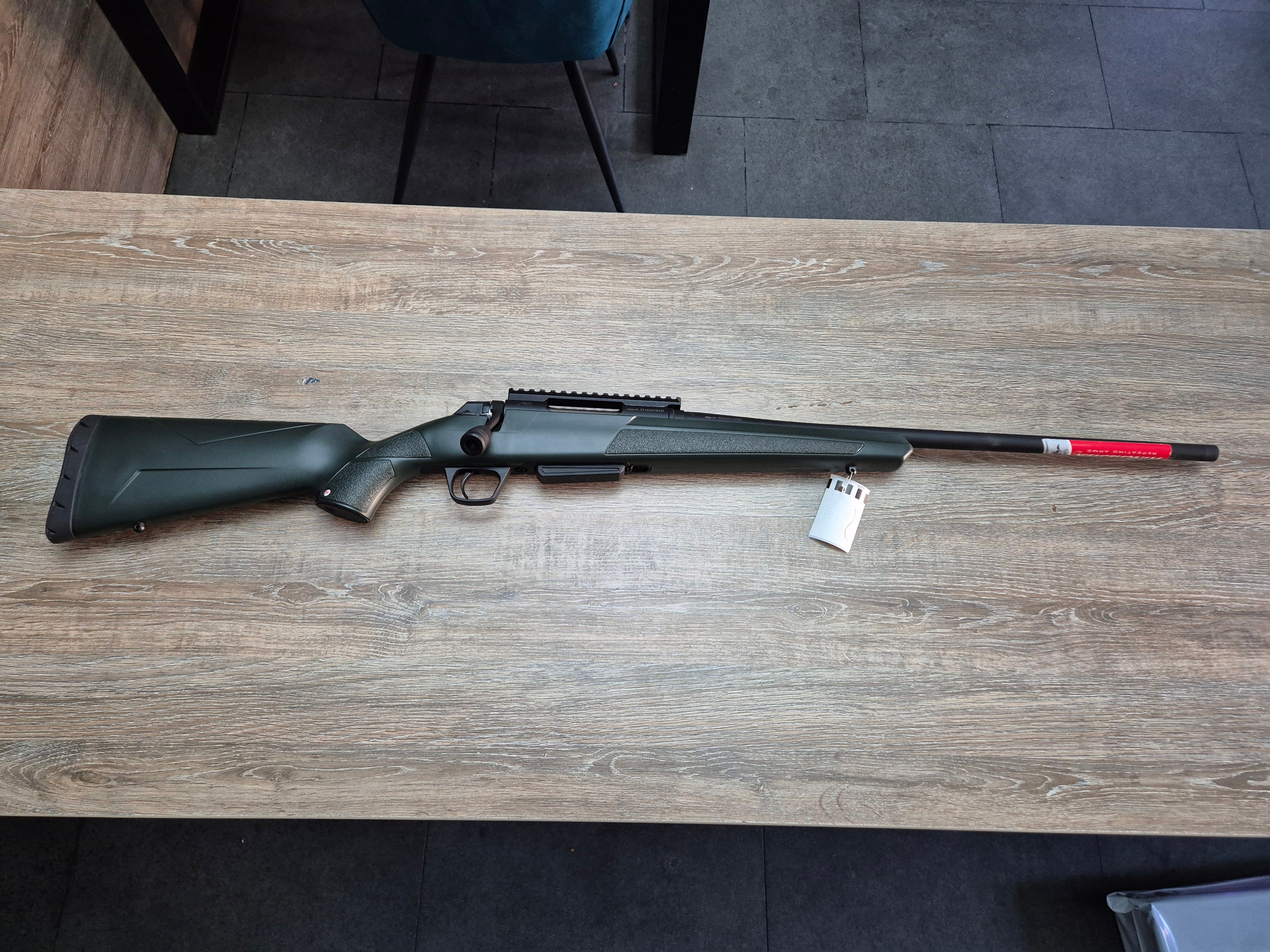 Carabina Winchester XPR cal 243win, 53cm, pat sintetic verde, sina weaver