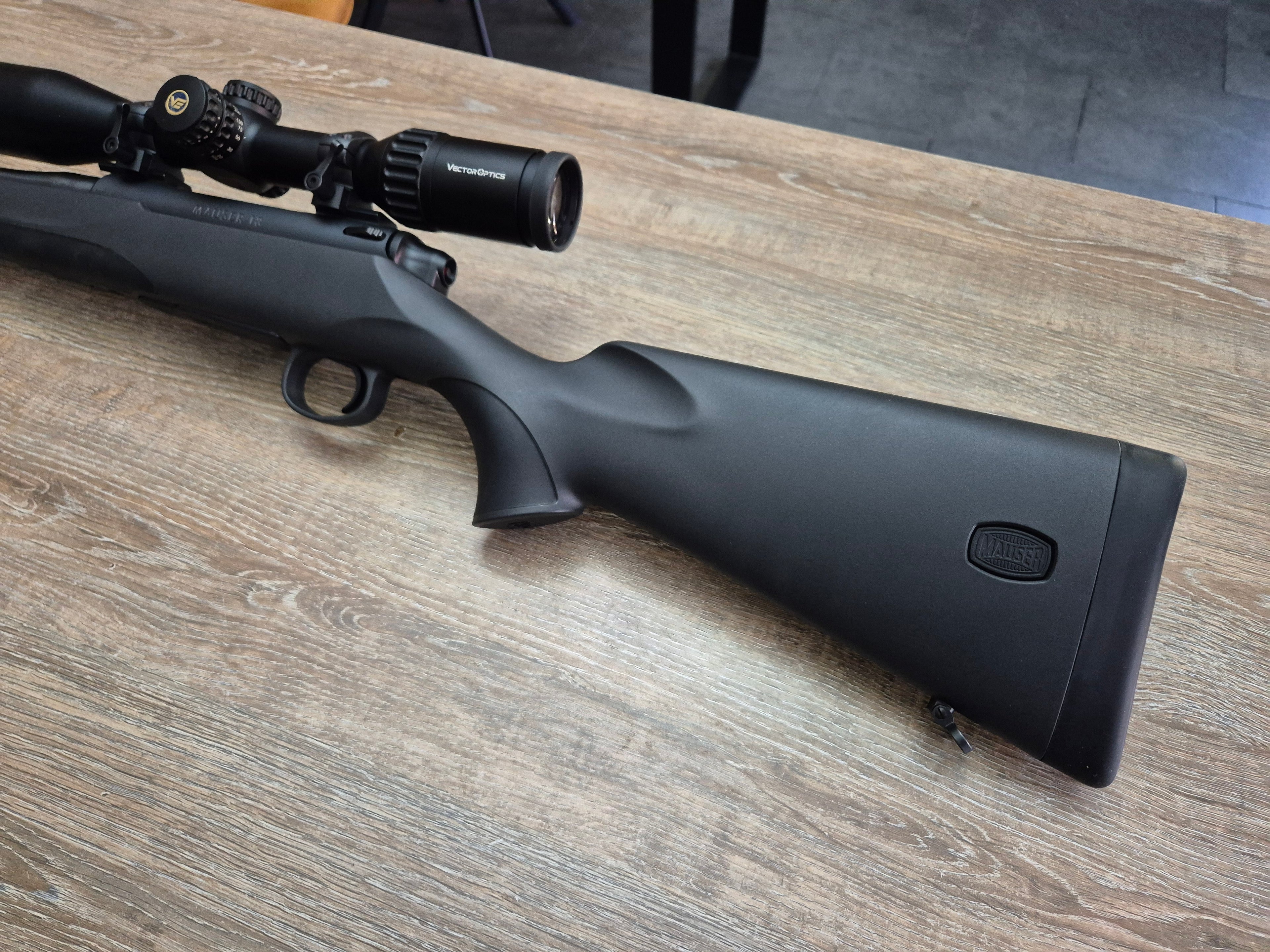 Carabina Mauser M18, cal 270 win, pat sintetic, luneta Vector Optics 2-16x44