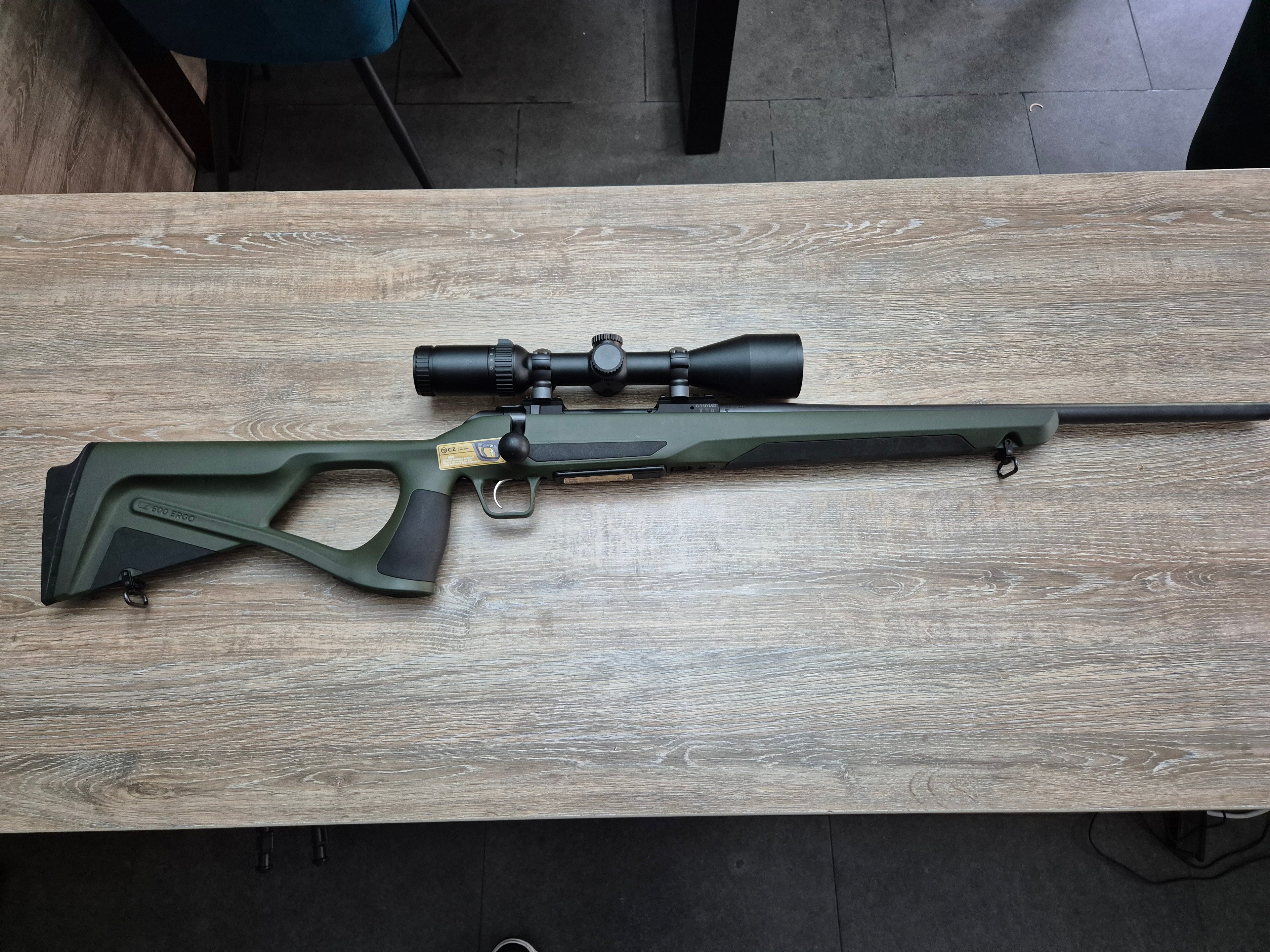 Carabina CZ 600 Ergo, cal 30-06, cu luneta 2.5-10x50