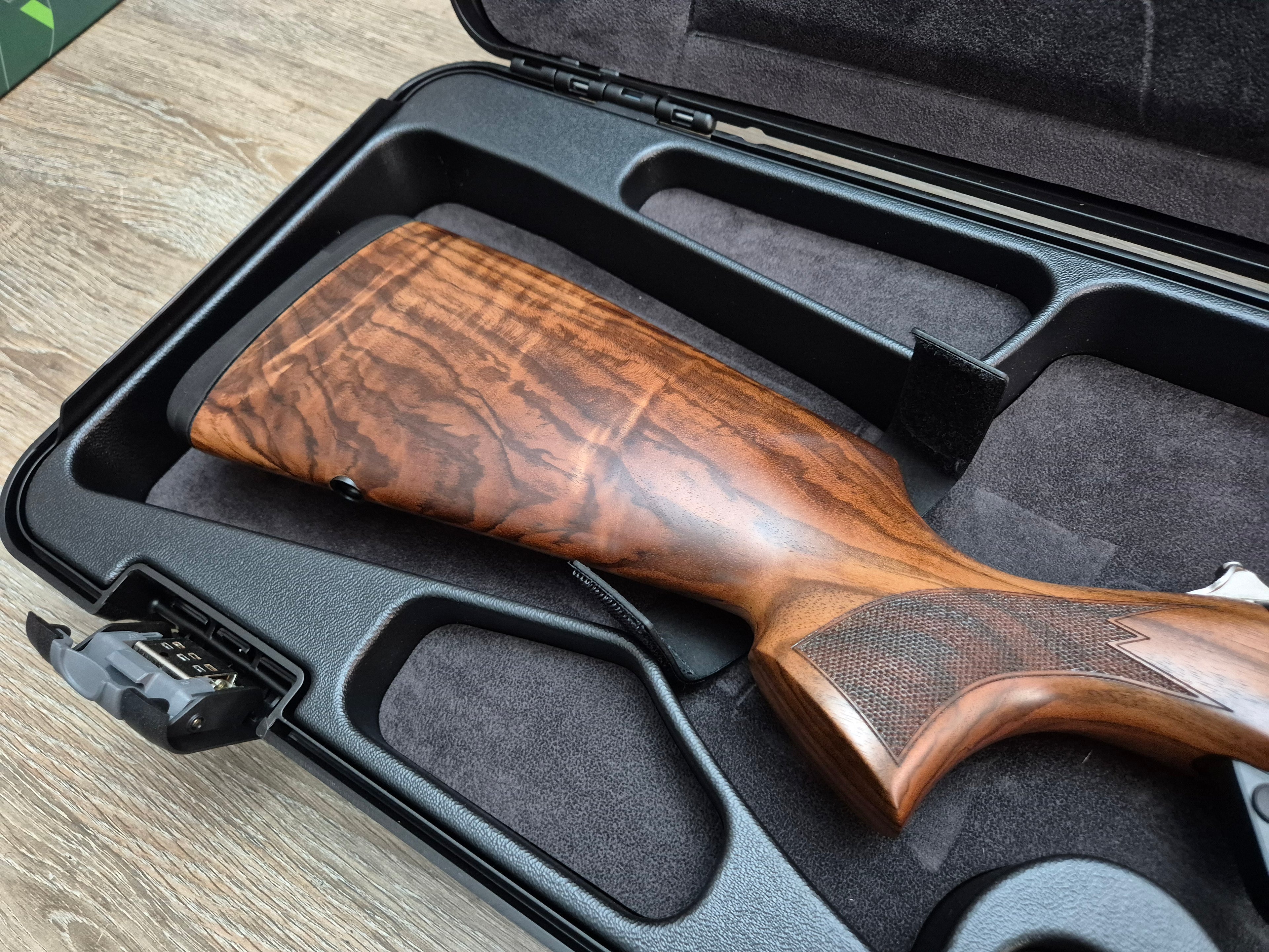 Carabina Browning Maral 4X Limited Edition Autumn, cal 9,3x62, pat lemn bavarian