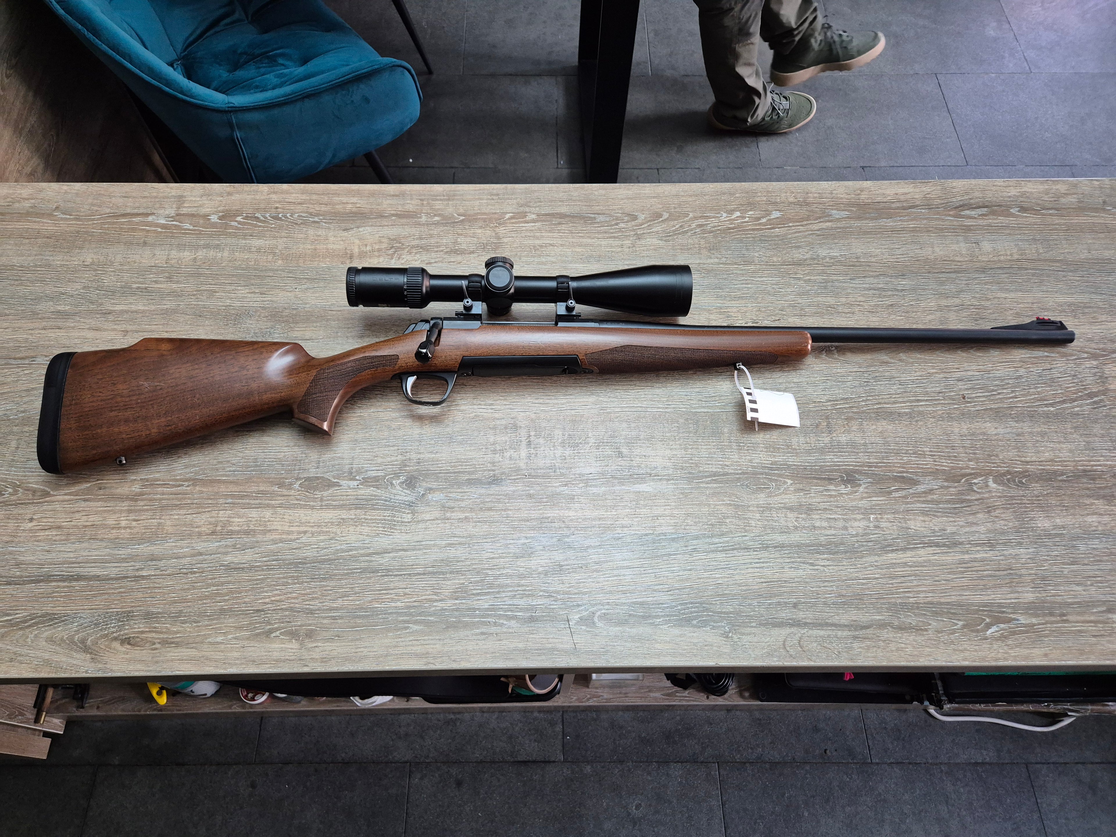 Carabina Browning X-Bolt, cal 30-06, pat lemn + Delta 2.5-15x50