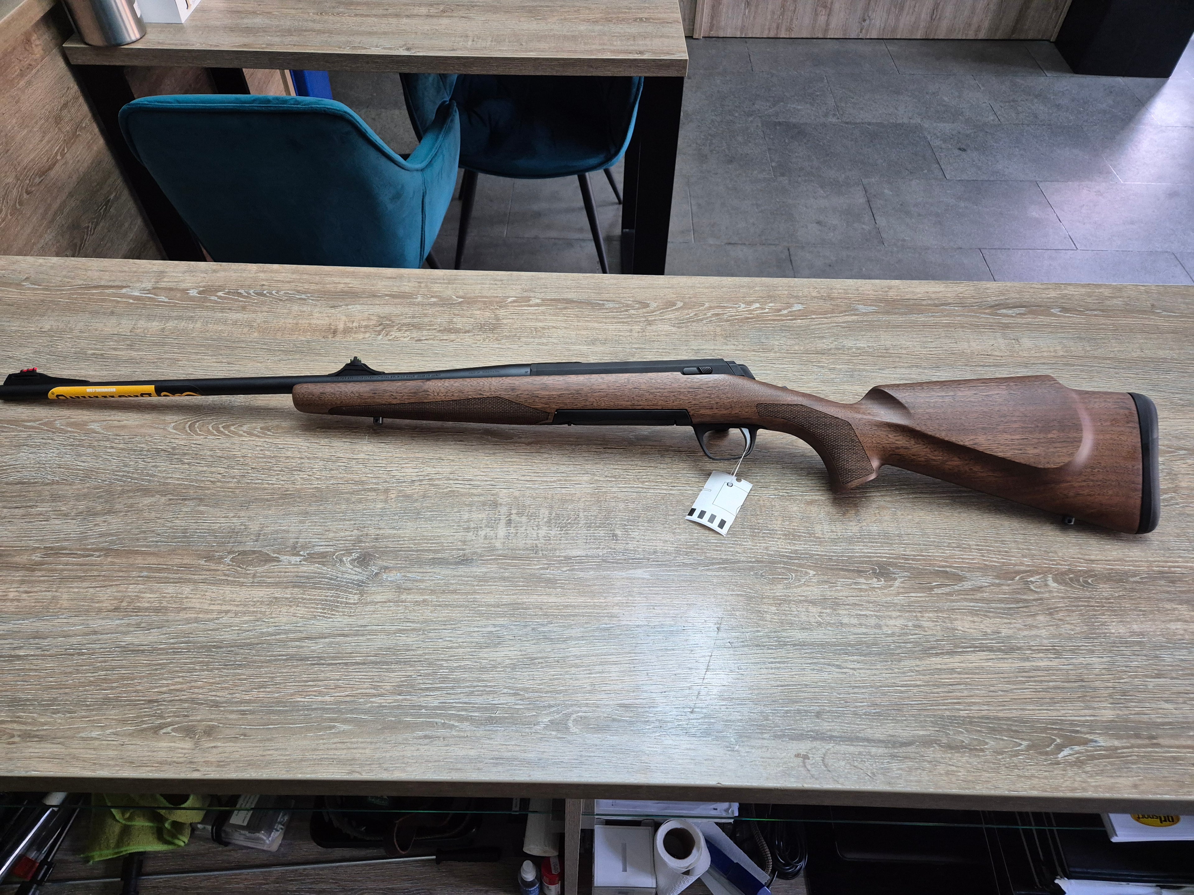 Carabina Browning X-Bolt Hunter 2, cal 7x64, 56cm, lemn, cătări