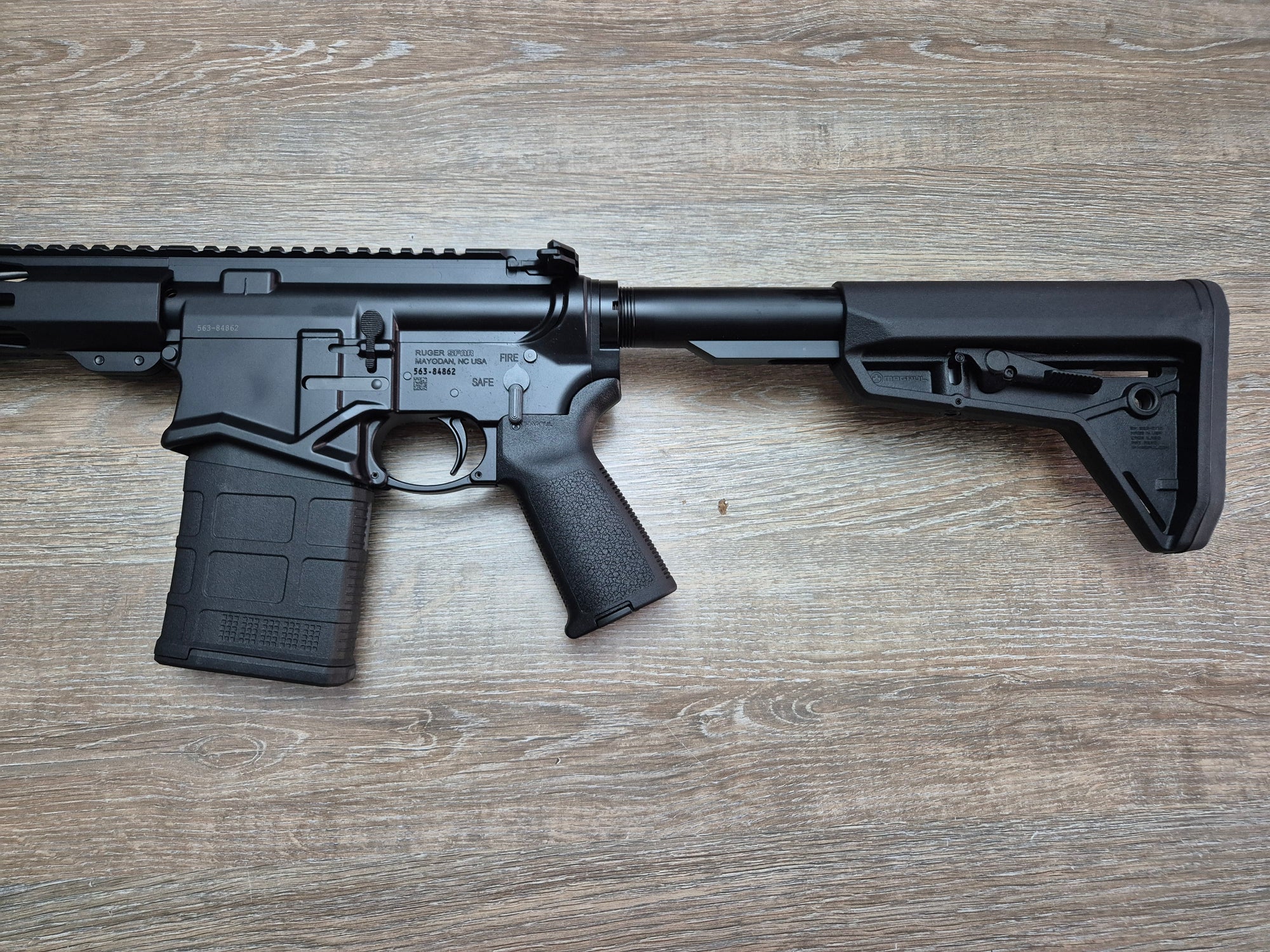 Carabina semiauto Ruger SFAR, cal 308 win, stil tactic, pentru vanatoare