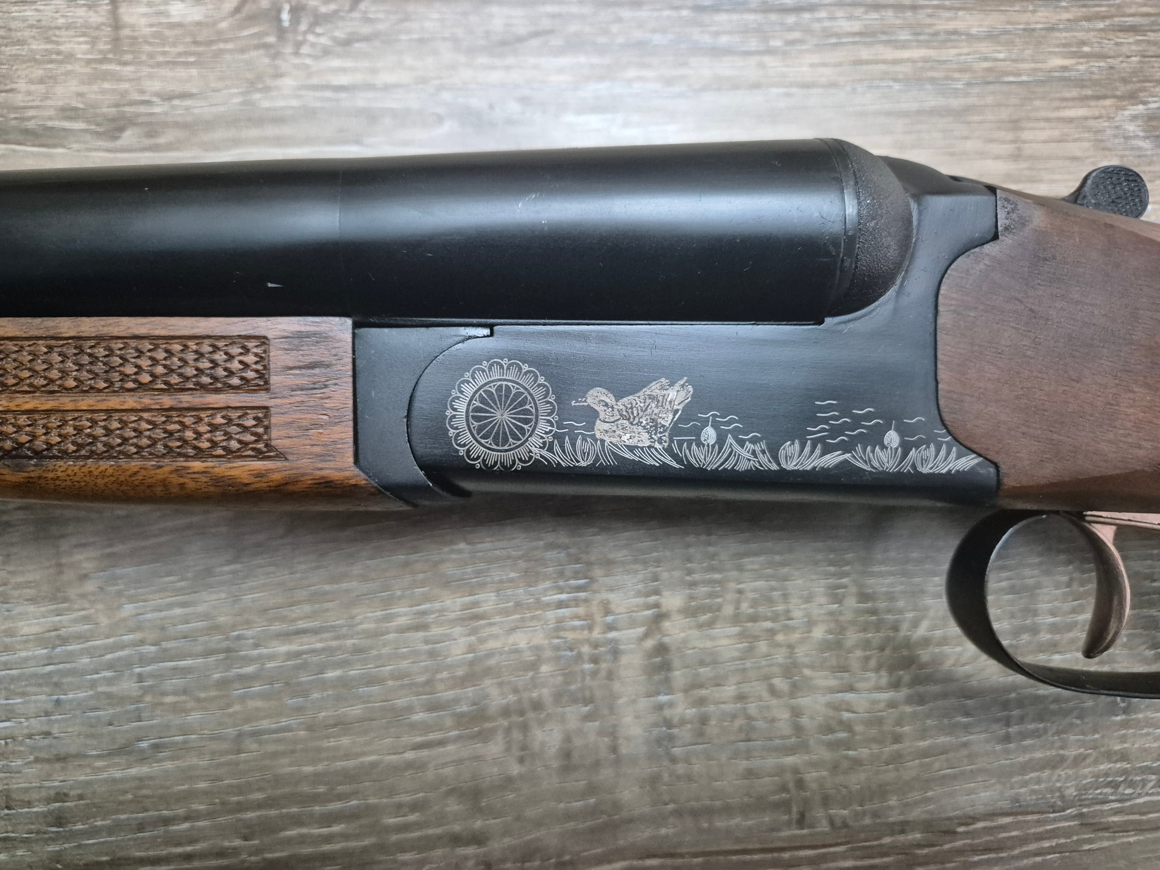 Lisa Aksan Arms, cal 12/76, tevi 72cm, pat lemn, black