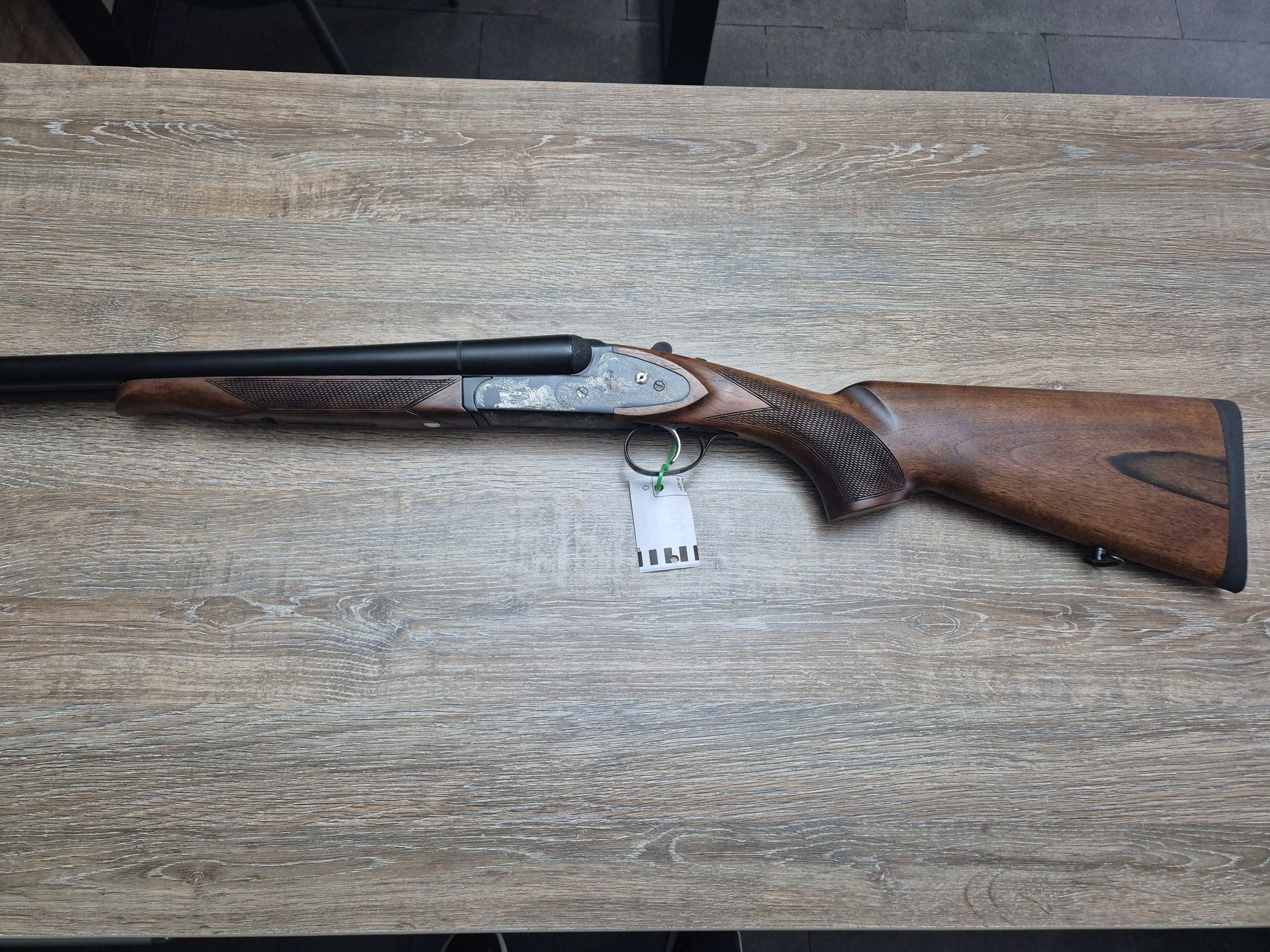 Lisa Aksan Arms, cal 12/76, tevi 72cm, pat lemn, gravuri