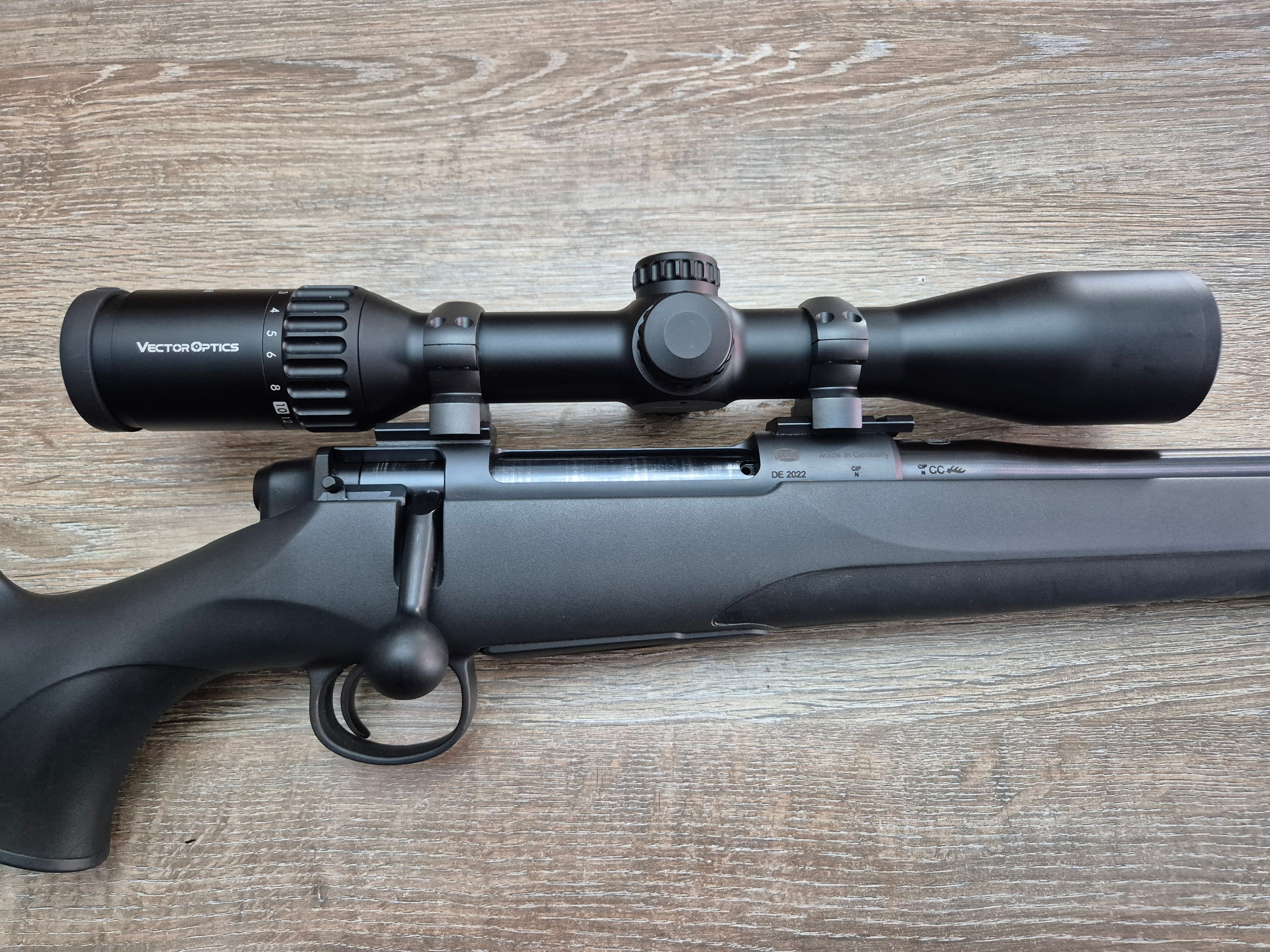 Carabina Mauser M18, cal 270 win, pat sintetic, luneta Vector Optics 2-16x44