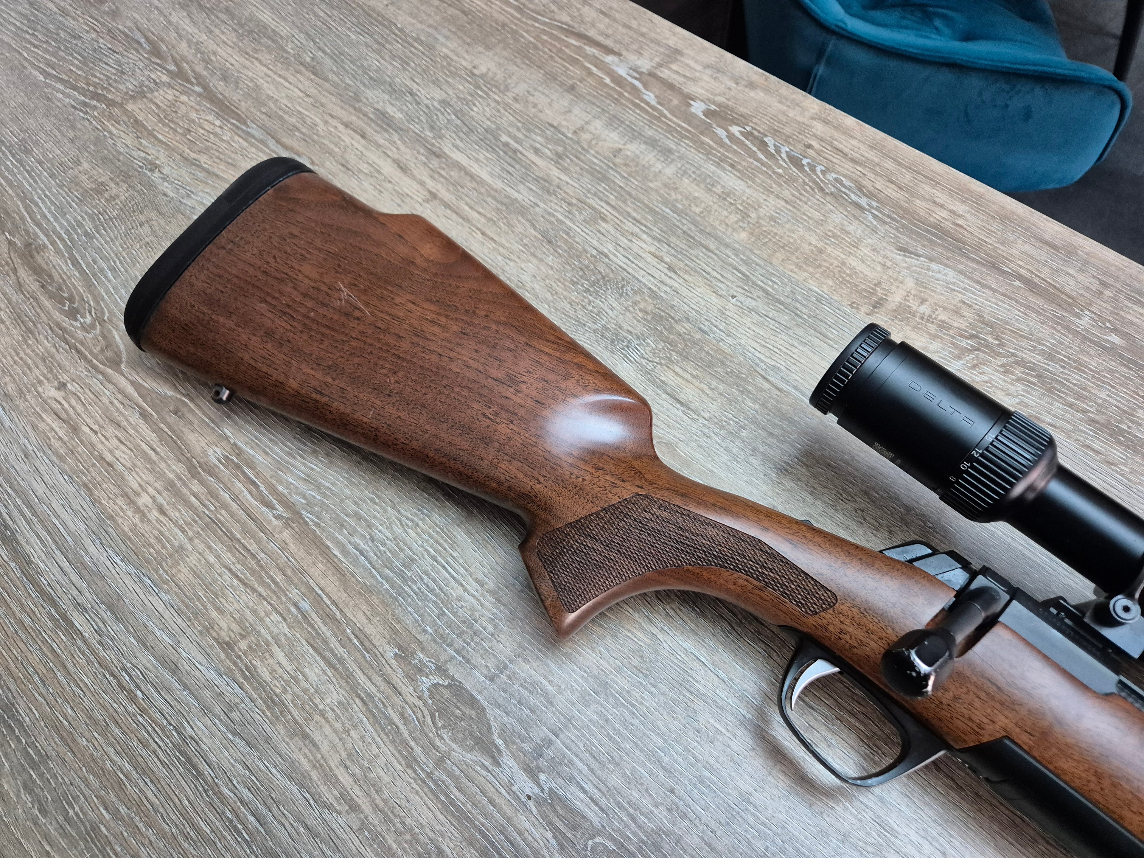 Carabina Browning X-Bolt, cal 30-06, pat lemn + Delta 2.5-15x50