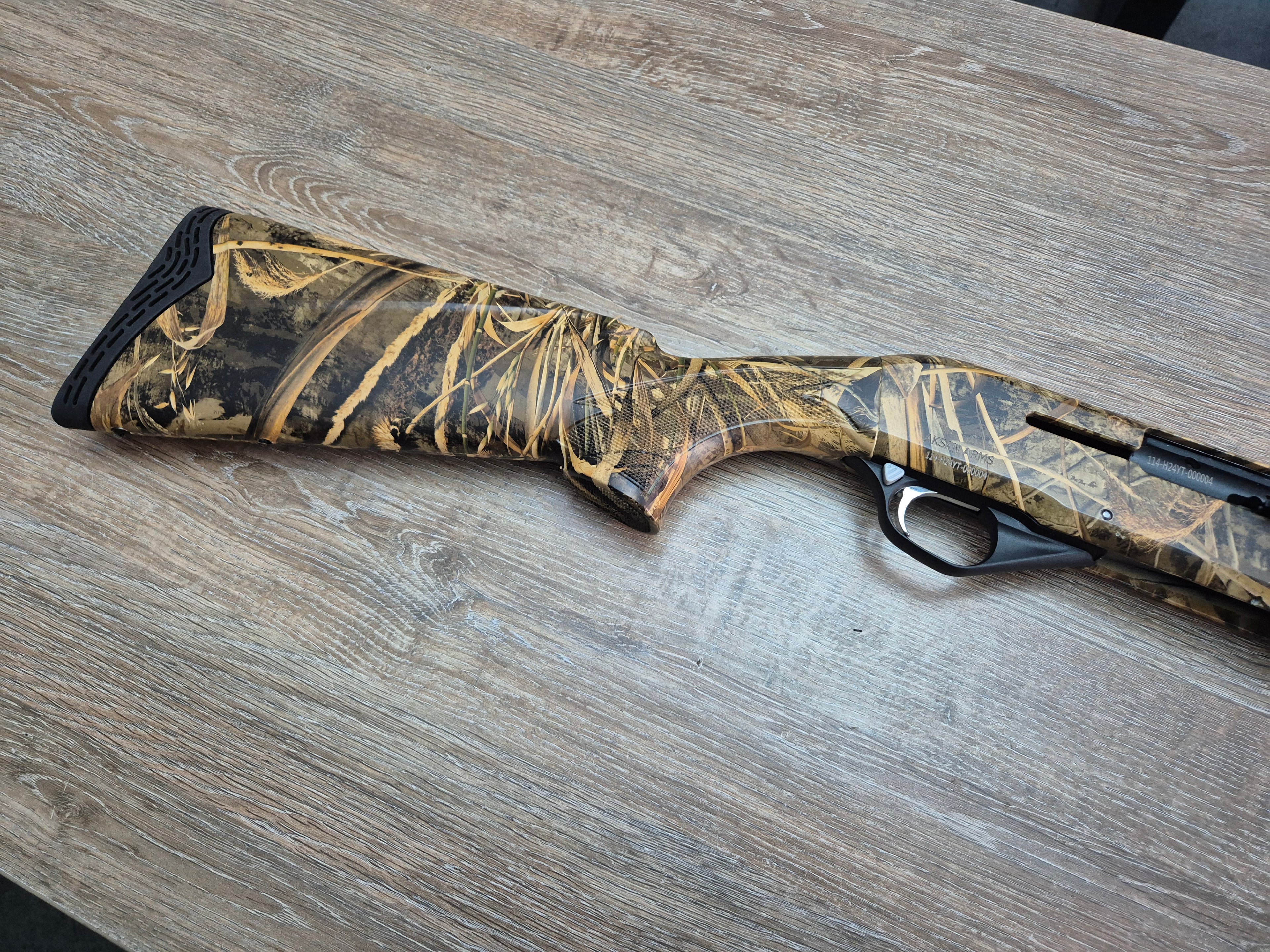 Lisa semiautomata Aksan Arms, cal 12/76, 71cm, pat camuflaj