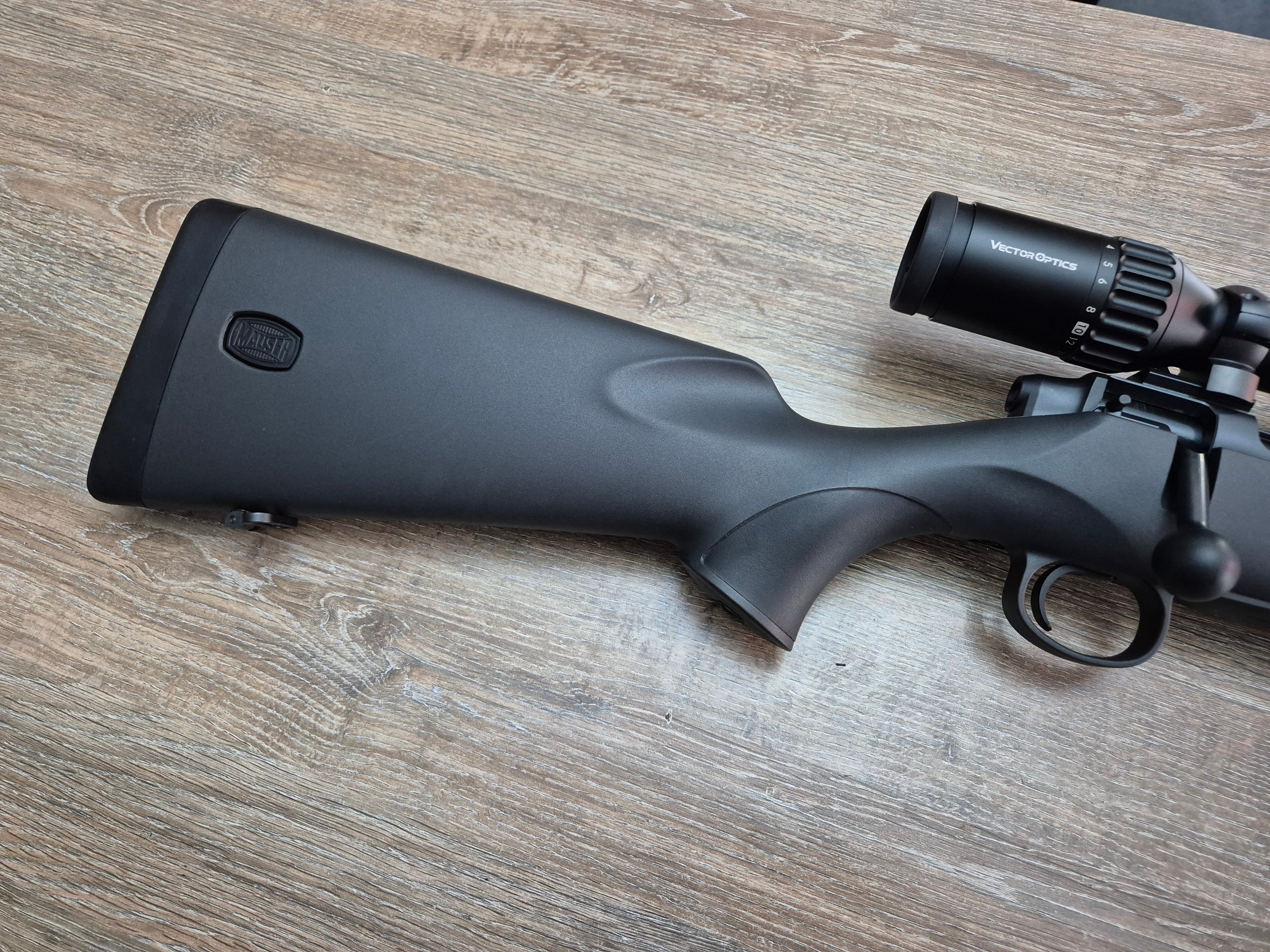 Carabina Mauser M18, cal 270 win, pat sintetic, luneta Vector Optics 2-16x44