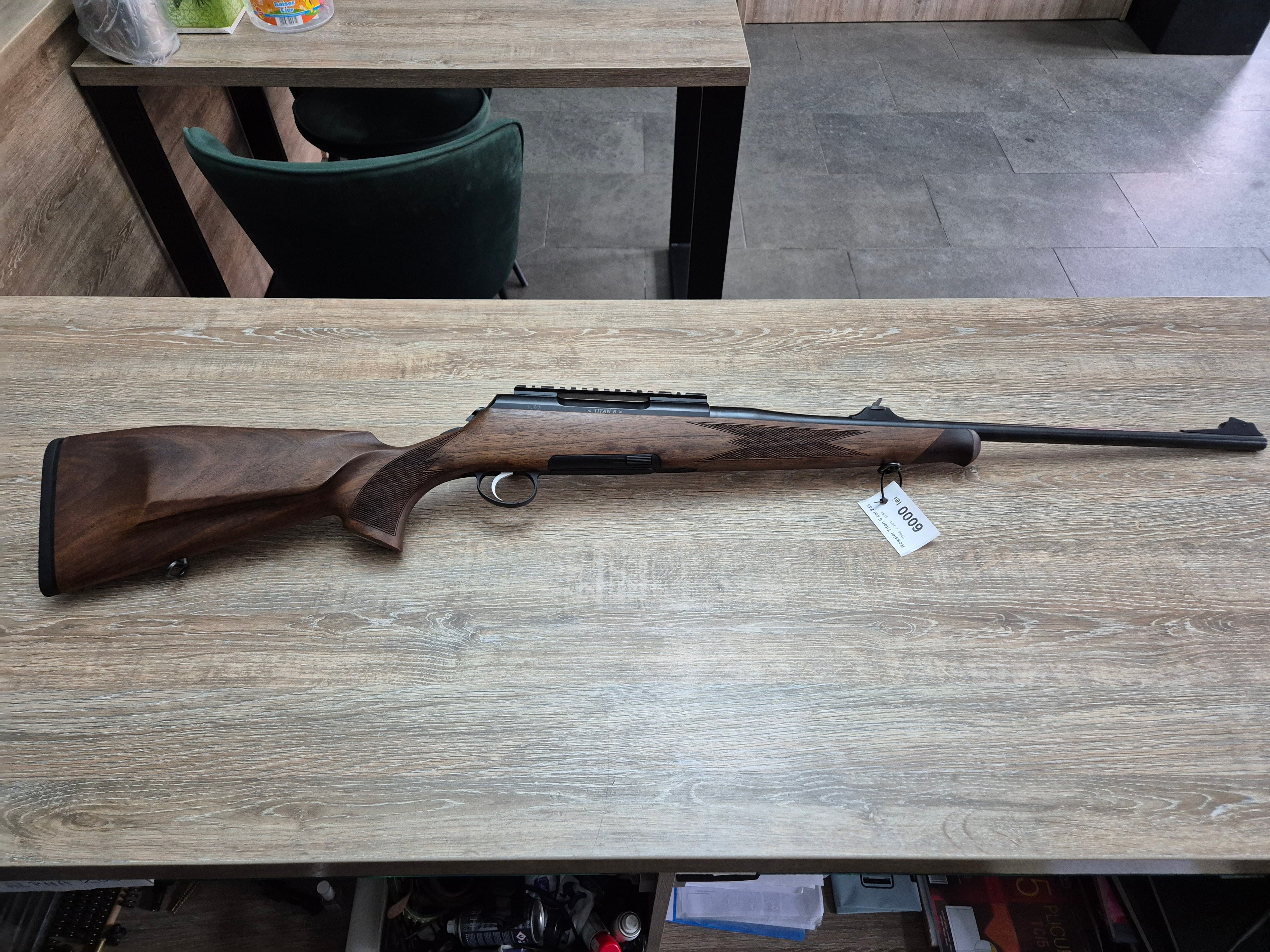 Carabina stangaci Roessler Titan 6, cal 243 win, 56cm, pat lemn