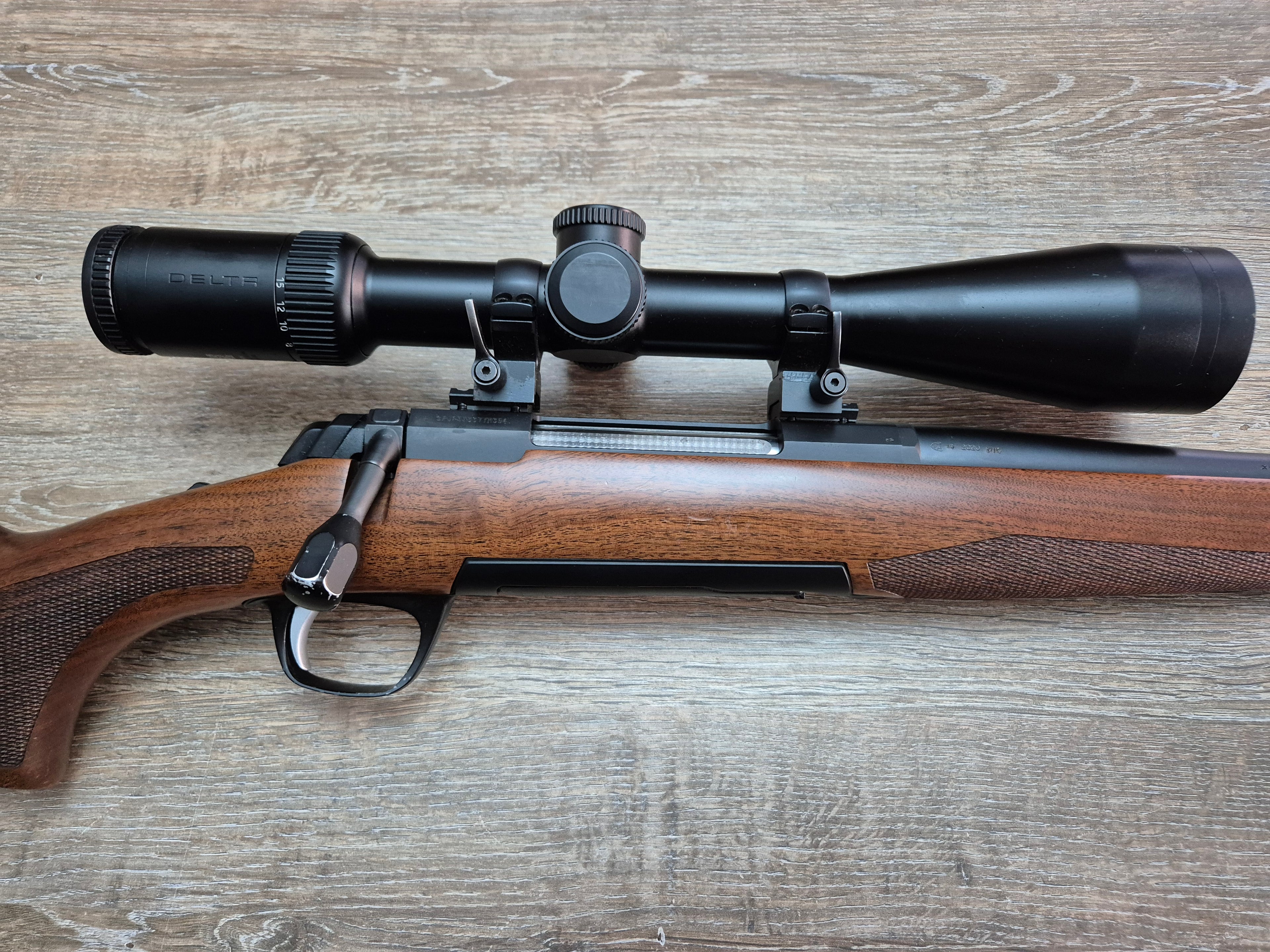 Carabina Browning X-Bolt, cal 30-06, pat lemn + Delta 2.5-15x50