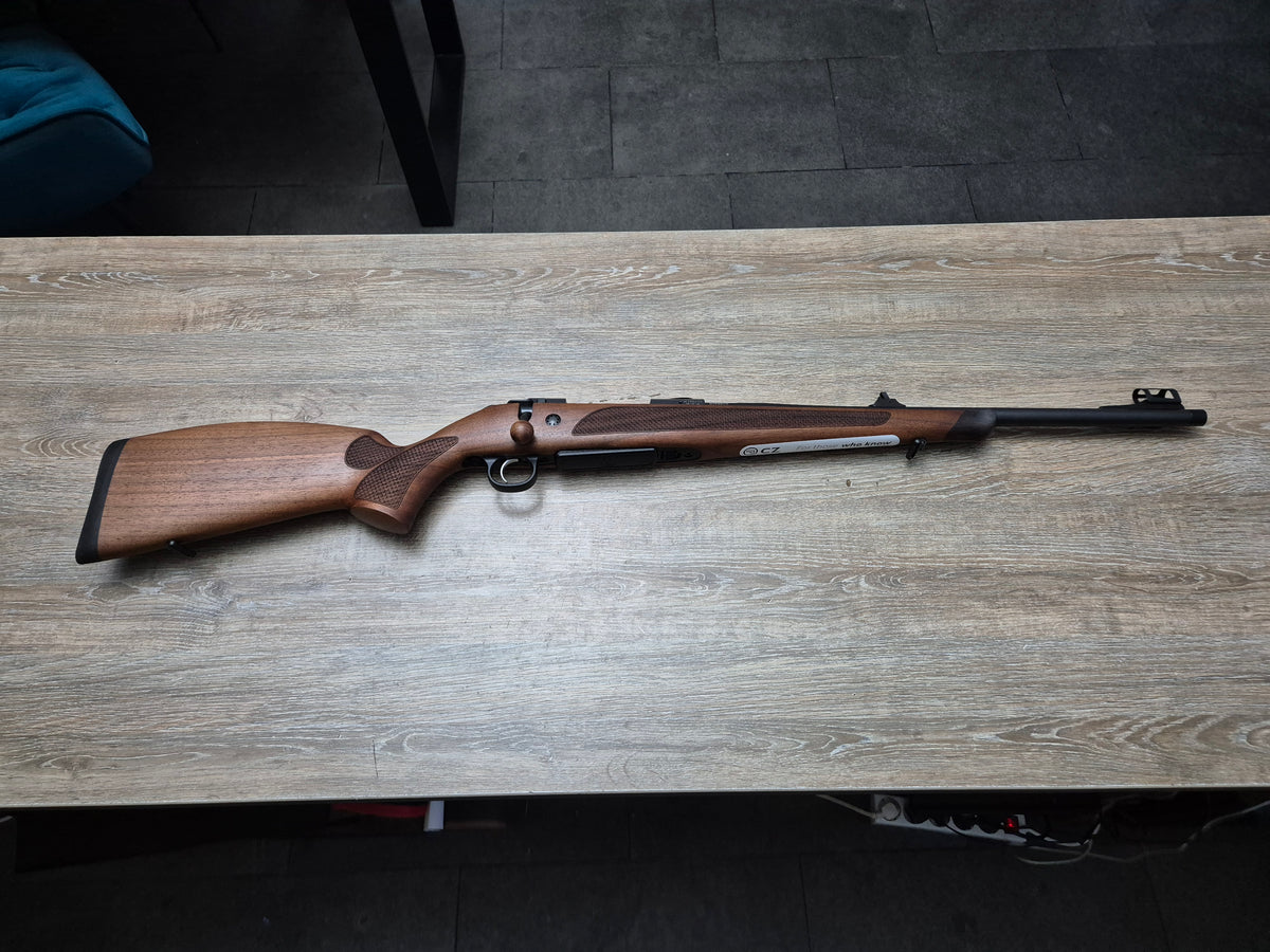 Carabina CZ 600 Plus Lux, cal 30-06, 51cm, pat lemn, cătări