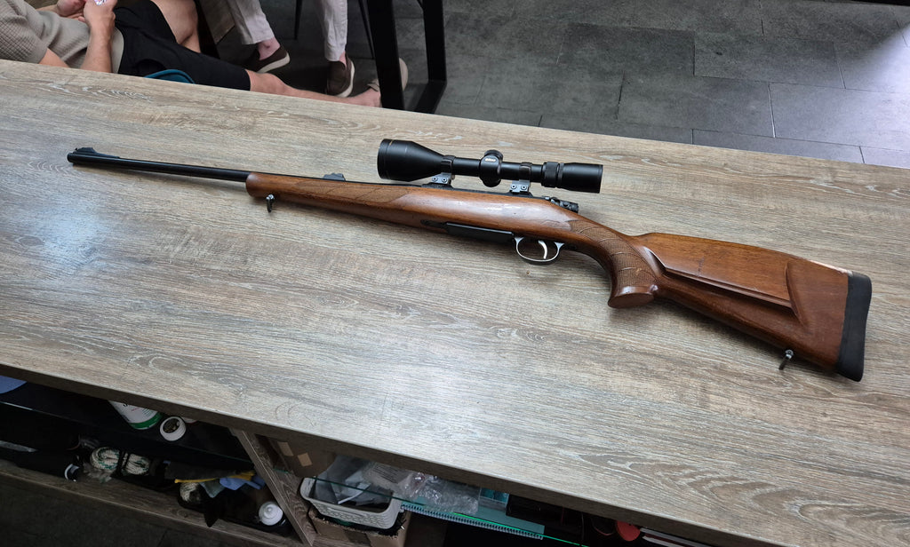Carabina CZ 550, cal 30-06, 61cm, pat lemn, luneta Nikon