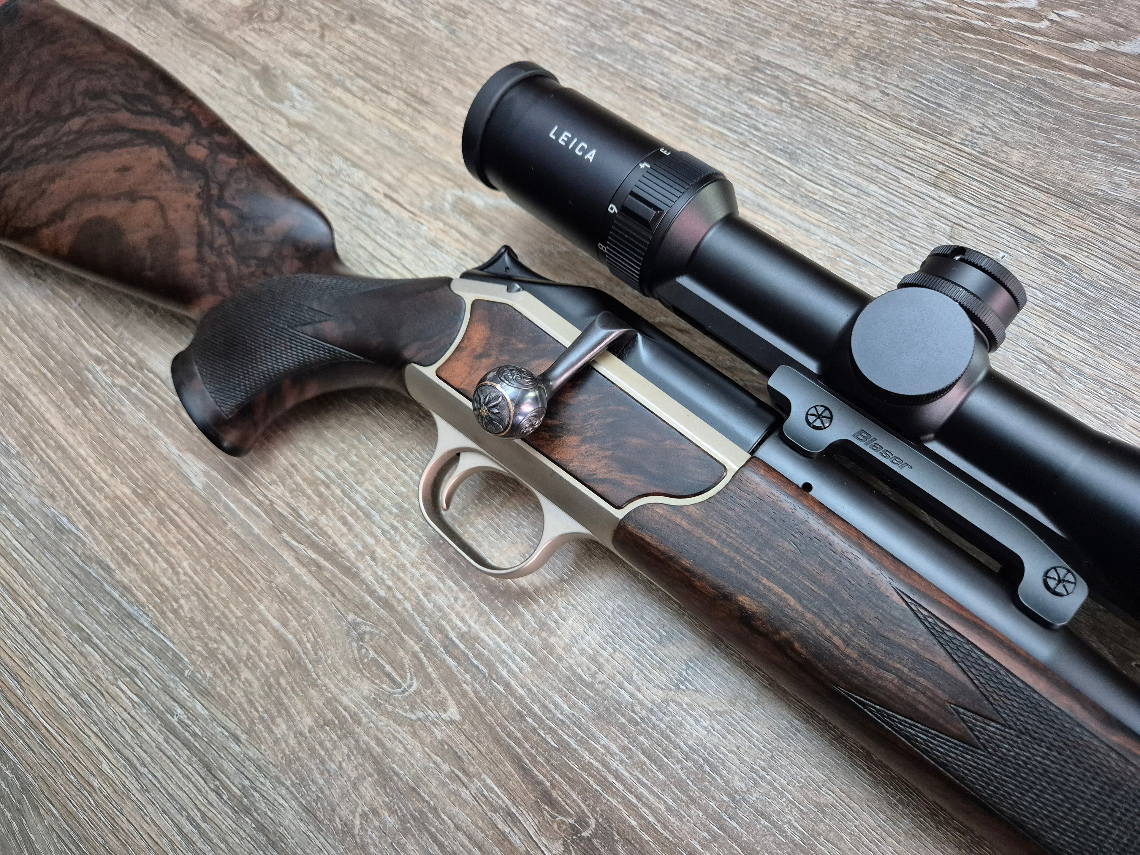 Carabina Blaser R93, cal 338 win mag, luneta Leica Fortis 1,8-12x42i