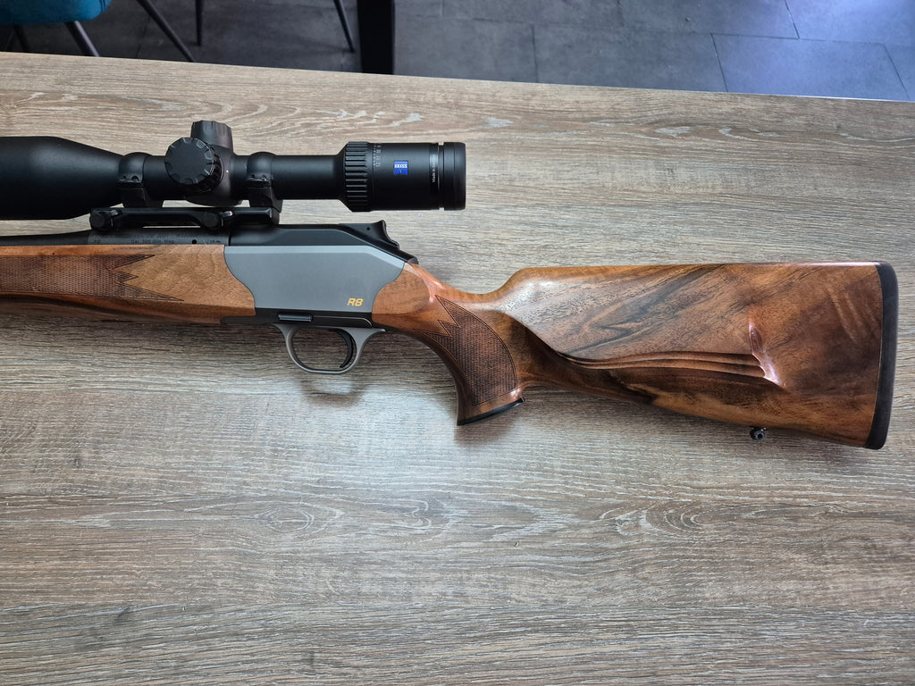 Carabina Blaser R8, cal 300 win mag, 65cm, pat lemn, luneta Zeiss V6 2-12x50