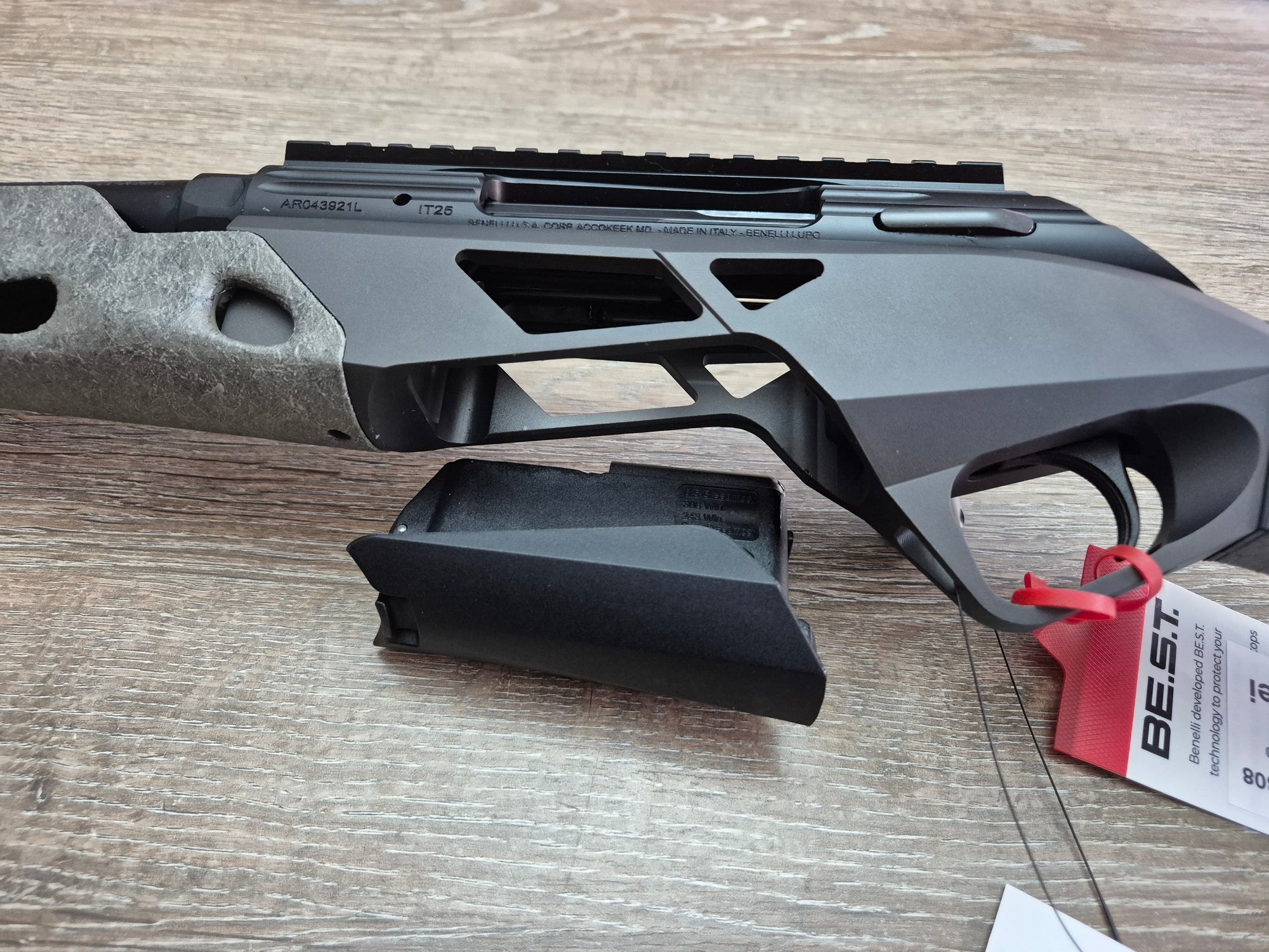 Carabina Benelli Lupo Alpha cal 308 win, 51cm, 2.6kg, muzzle brake