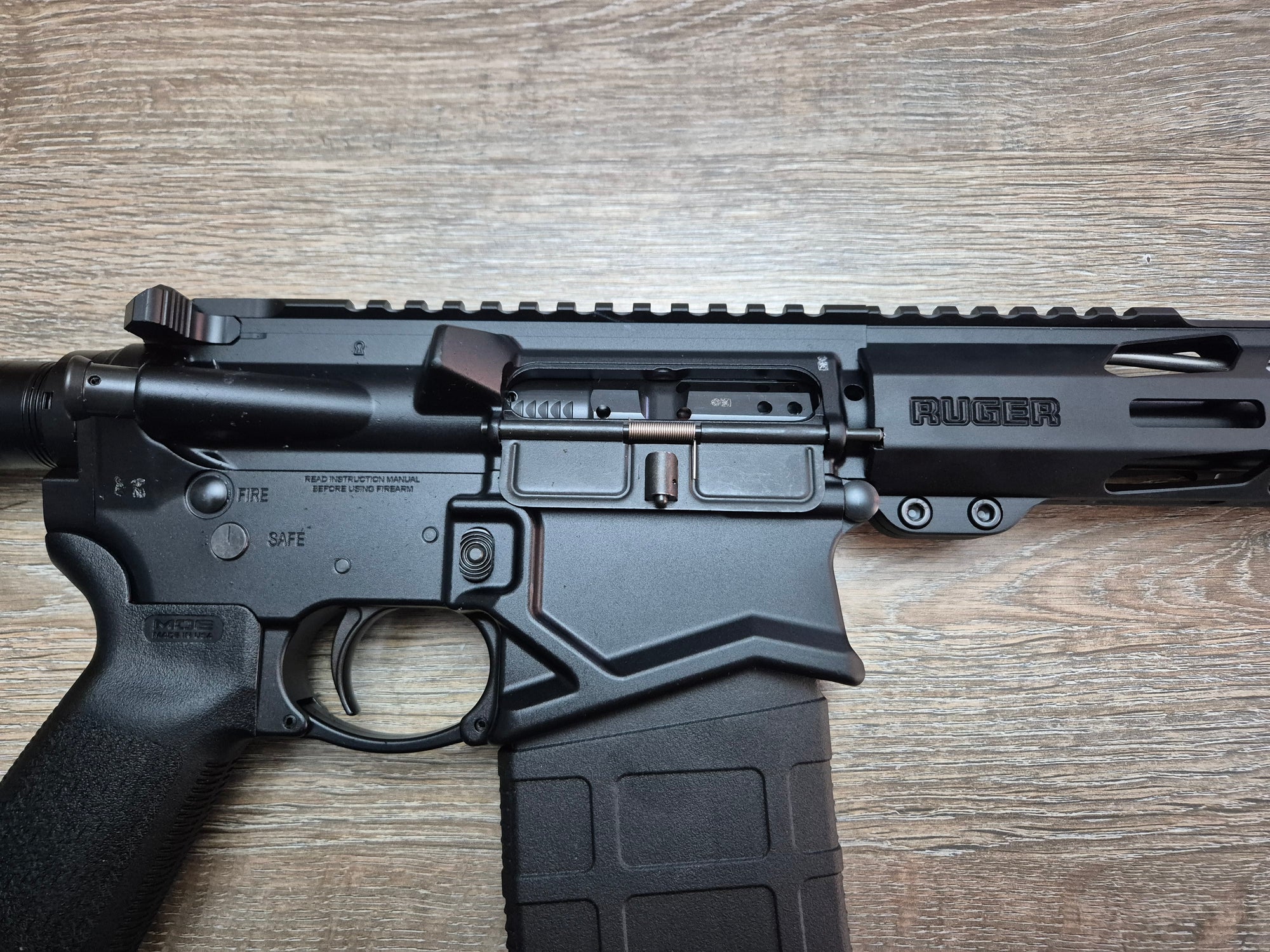 Carabina semiauto Ruger SFAR, cal 308 win, stil tactic, pentru vanatoare