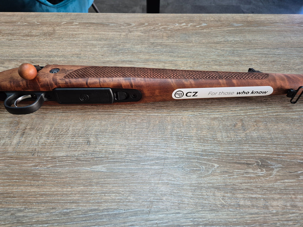 Carabina CZ 600 Lux, cal 308 win, 51cm, pat lemn, cătări
