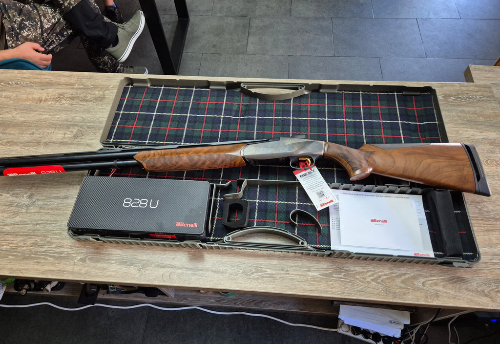 Bock Benelli 828U Black, cal 12/76, 71cm