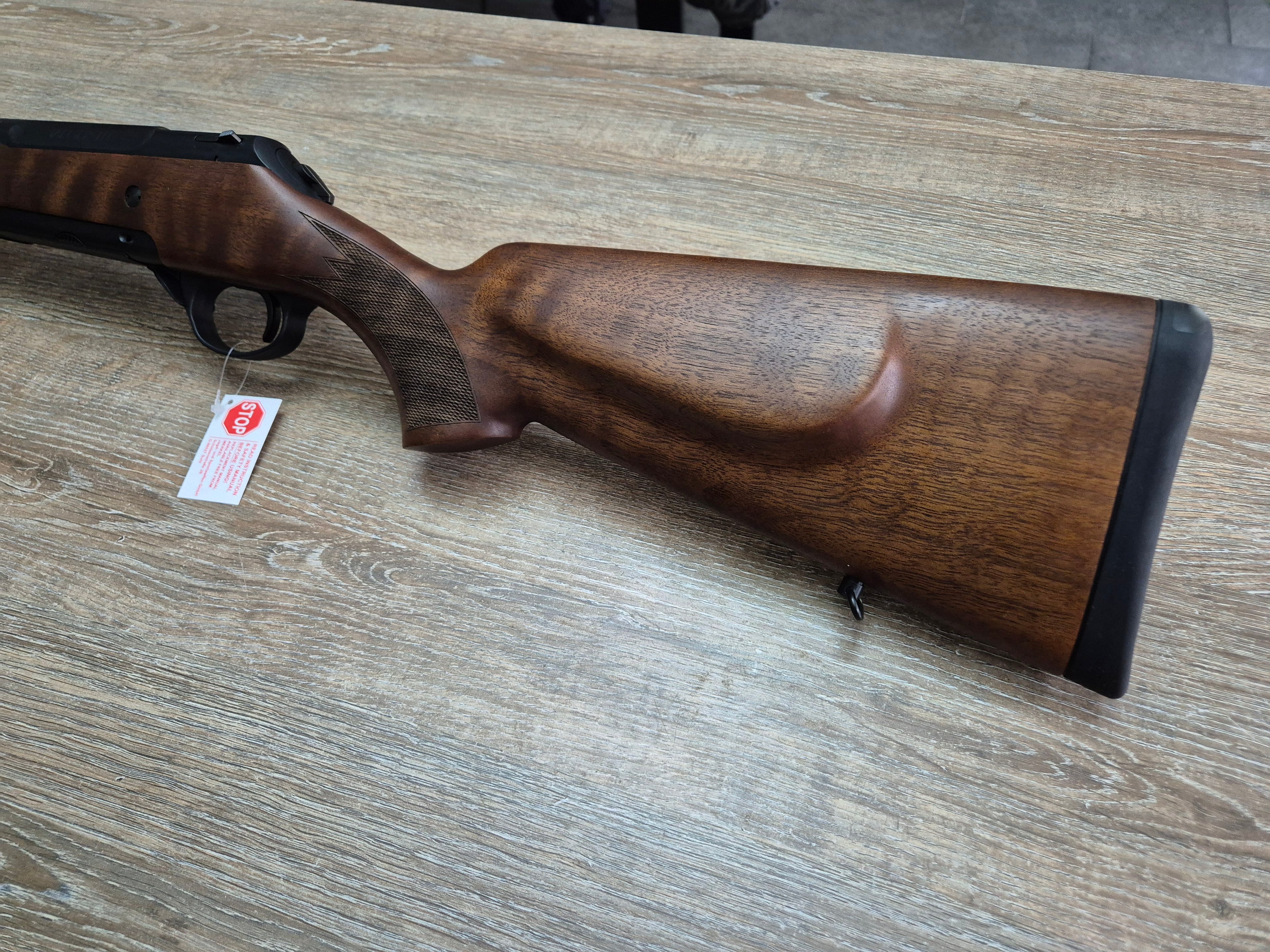 Carabina Haenel Jaeger 10, cal 243 win, 56cm, pat lemn