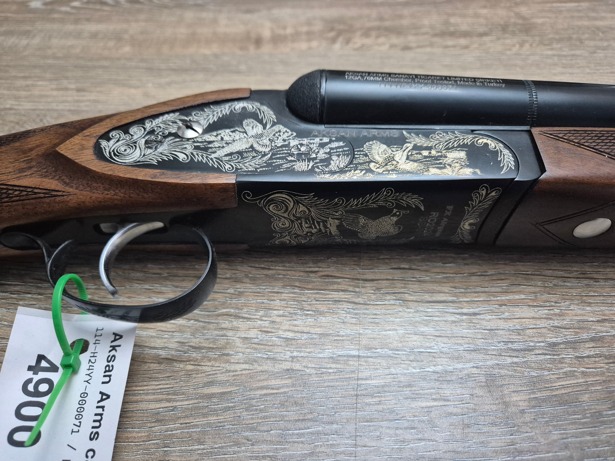 Lisa Aksan Arms, cal 12/76, tevi 72cm, pat lemn, gravuri