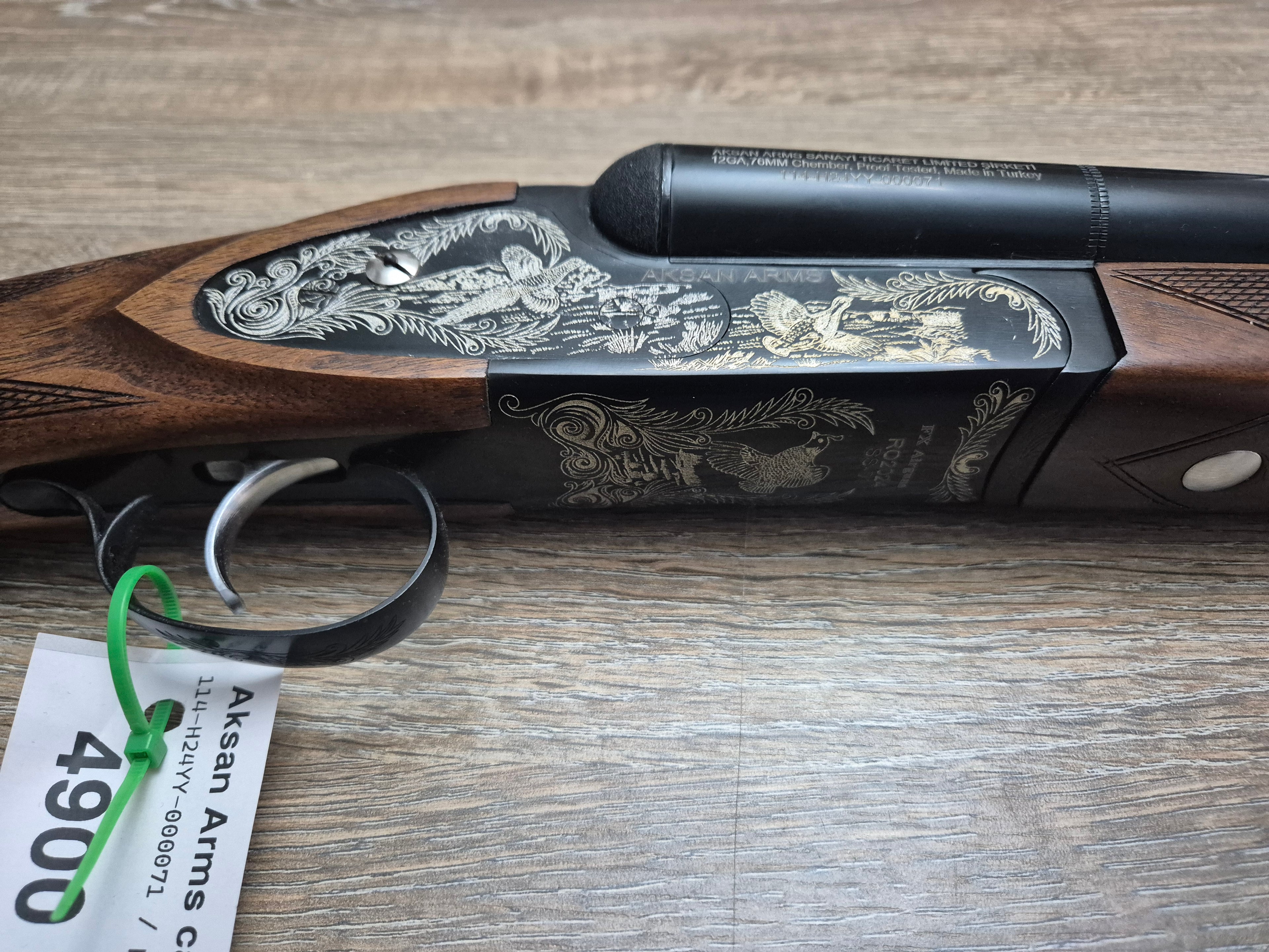 Lisa Aksan Arms, cal 12/76, tevi 72cm, pat lemn, gravuri