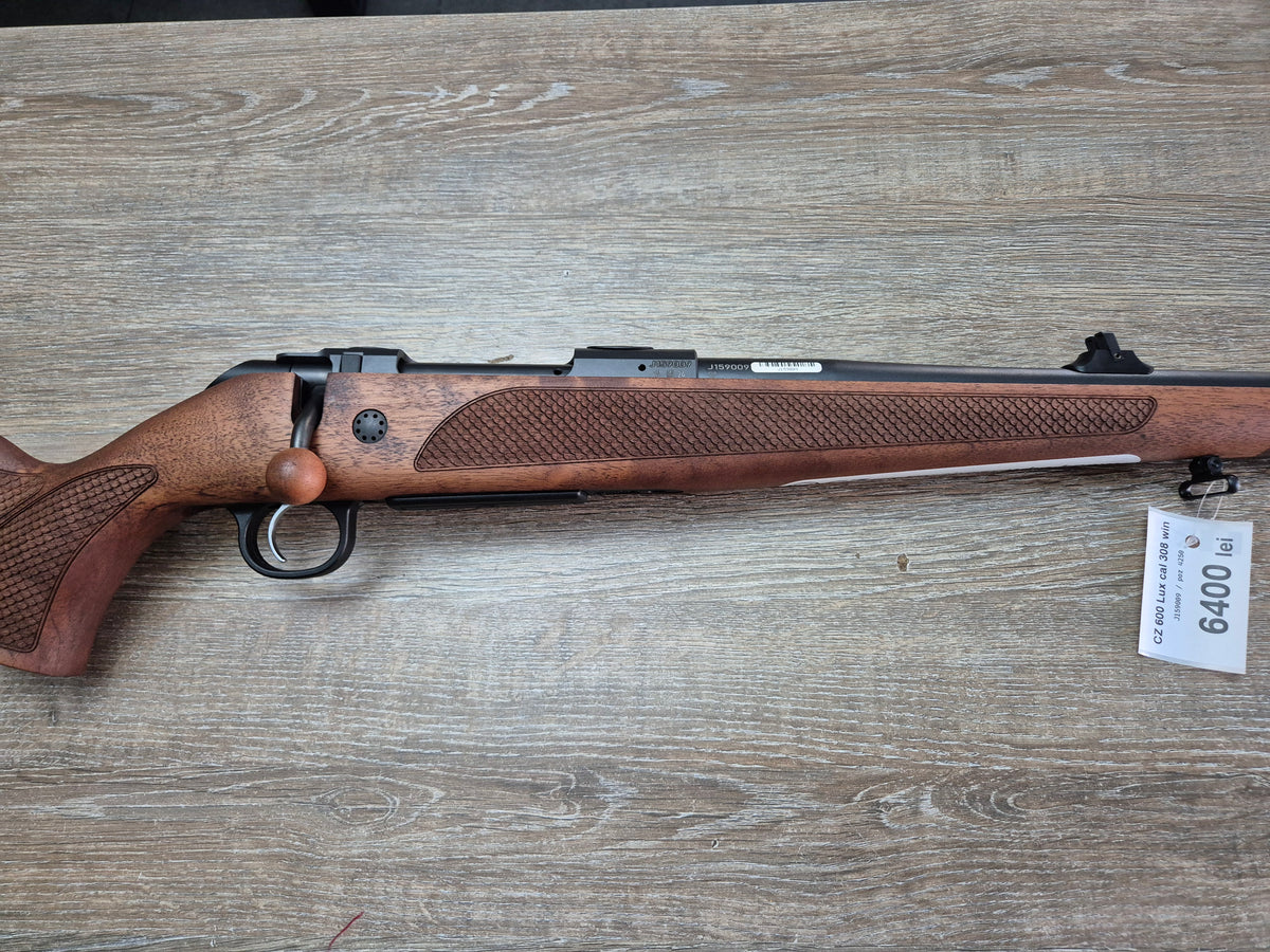 Carabina CZ 600 Lux, cal 308 win, 51cm, pat lemn, cătări