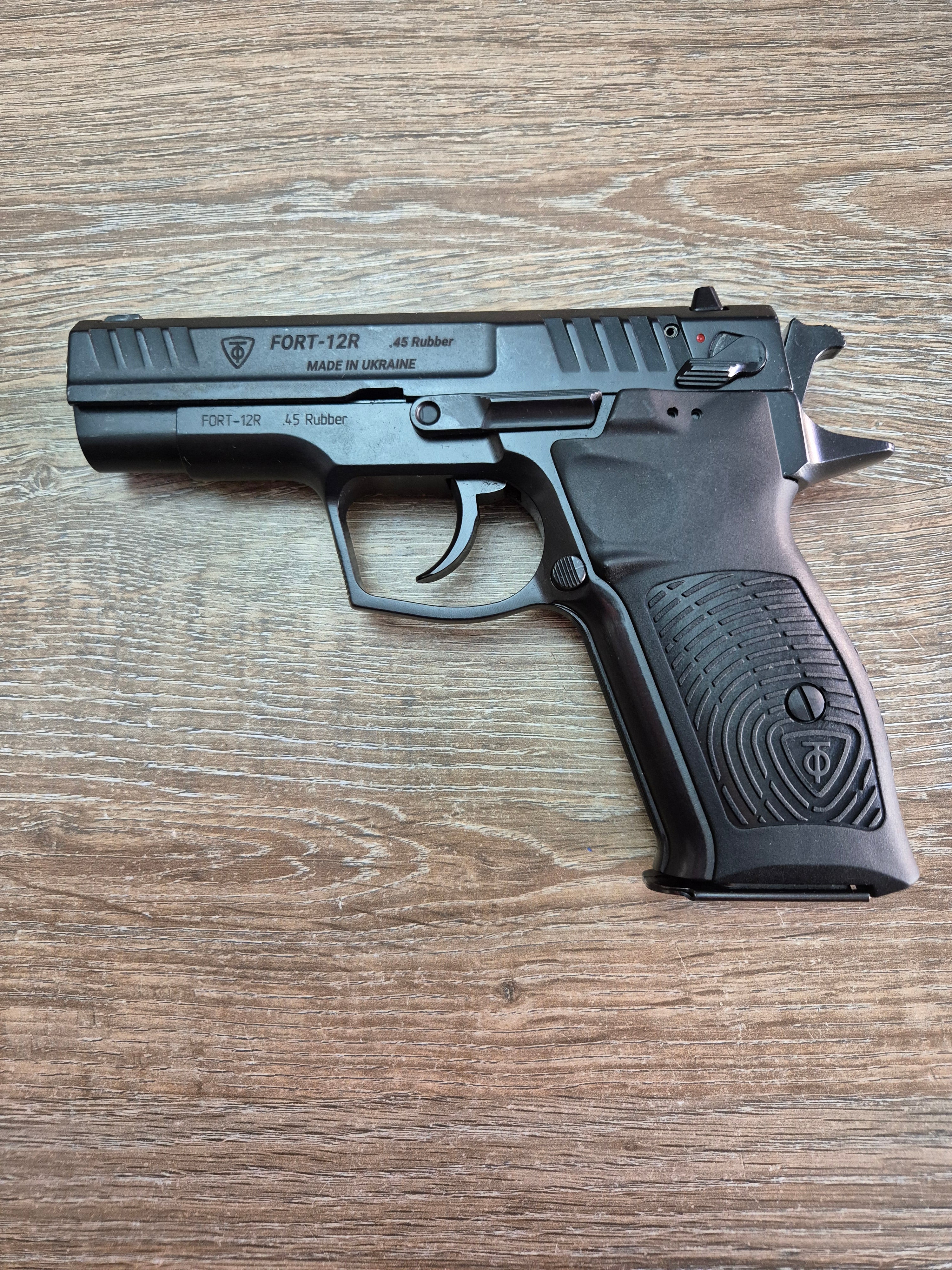 Pistol cu bile cauciuc Fort 12R, cal 45 Rubber