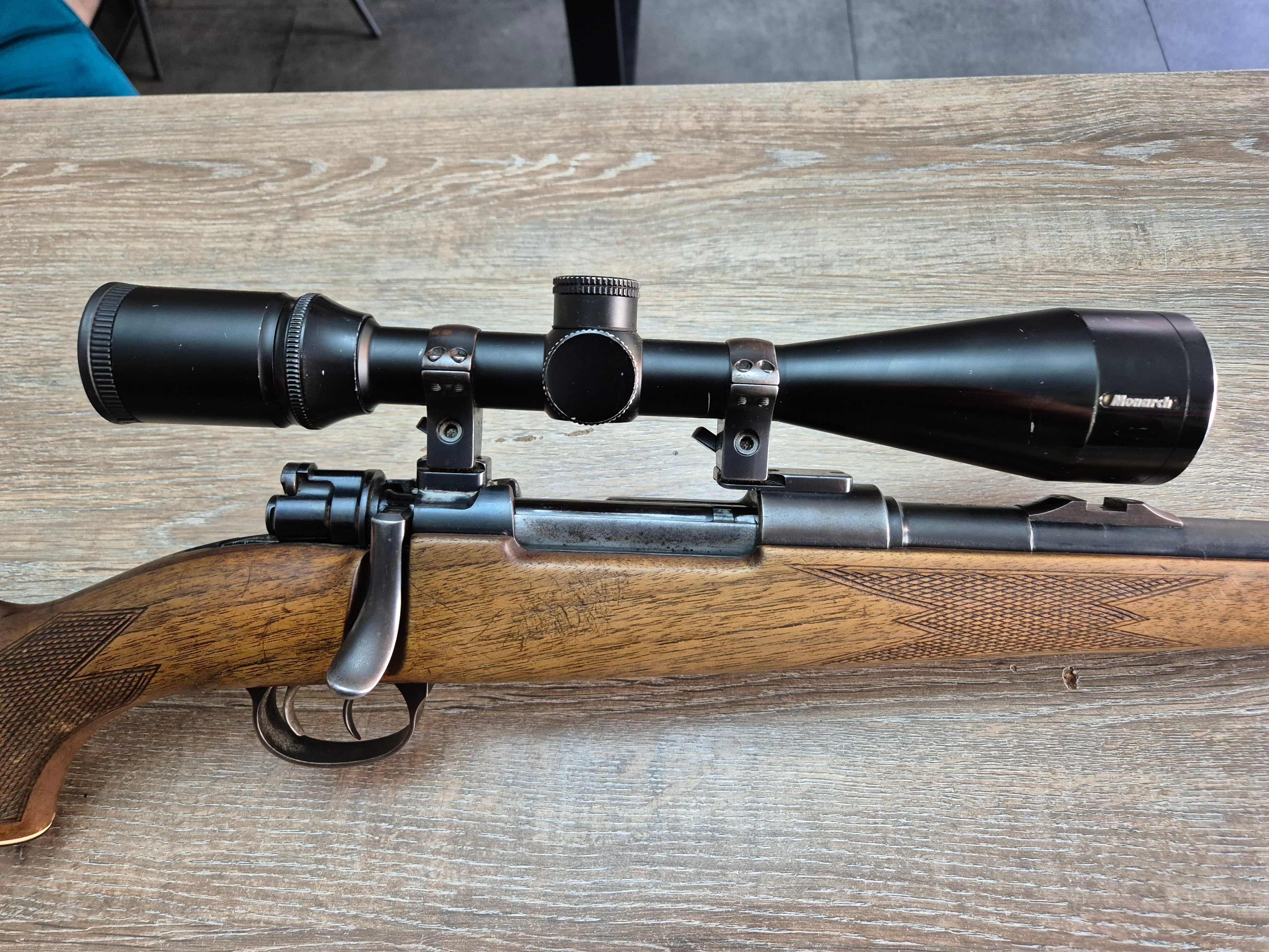 Carabina Mauser 98, cal 8x57JS, teava 52cm, cătări, luneta