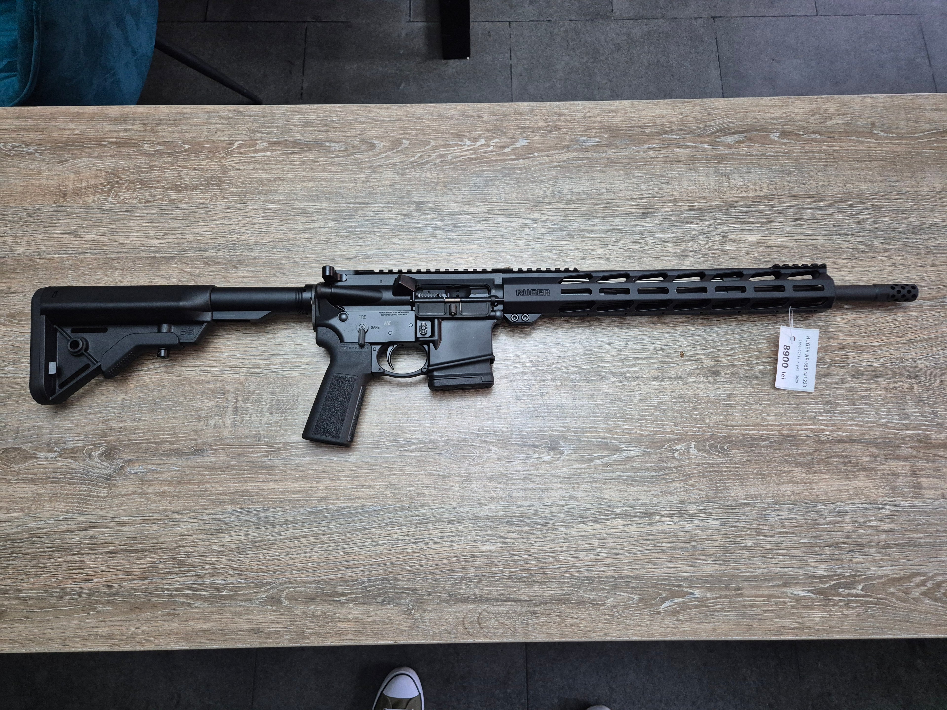 Carabina semiauto Ruger AR-556, cal 223 rem, stil tactic, pentru vanatoare