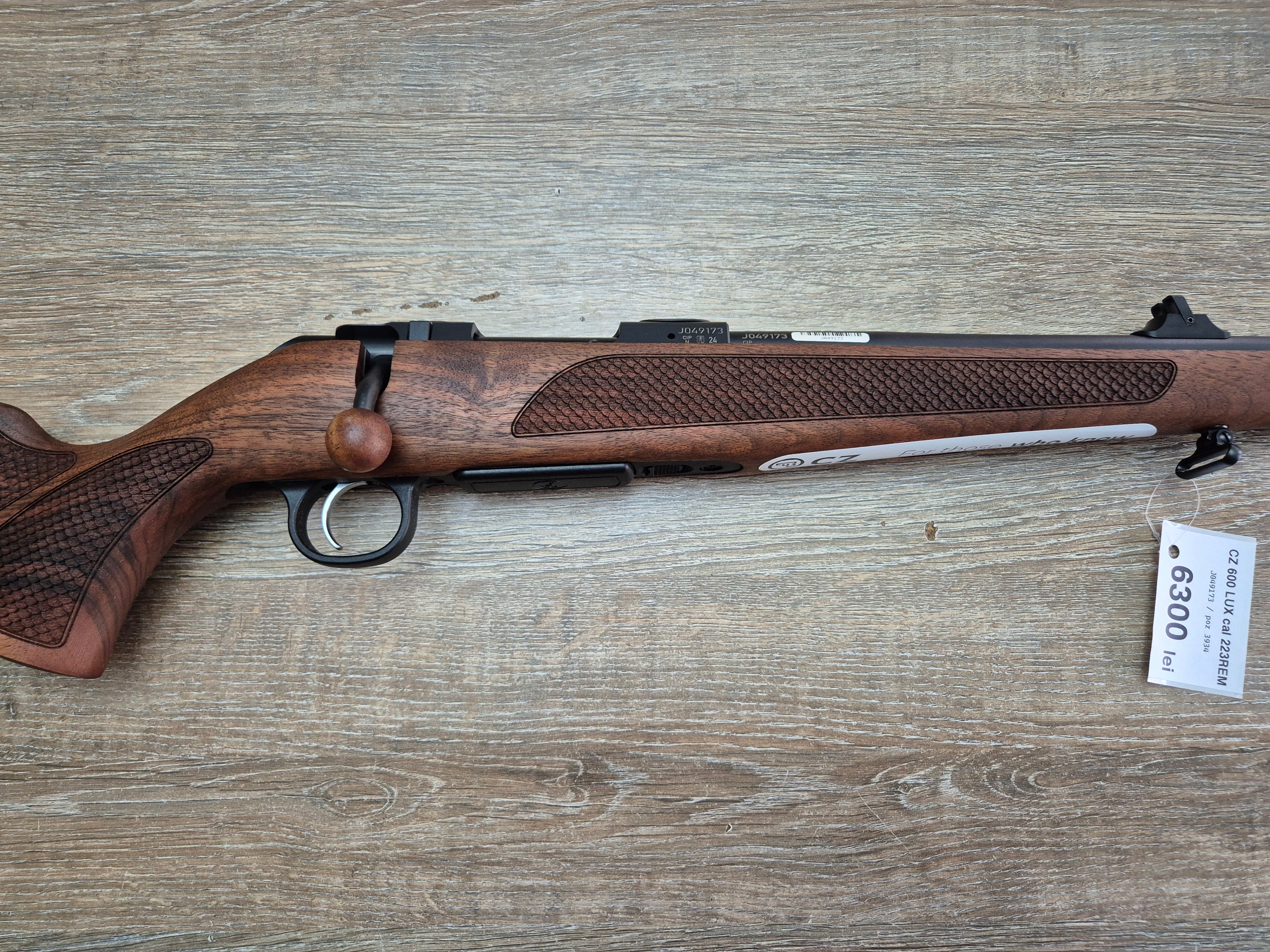 Carabina CZ 600 Lux, cal 223 rem, 51cm, pat lemn, cătări