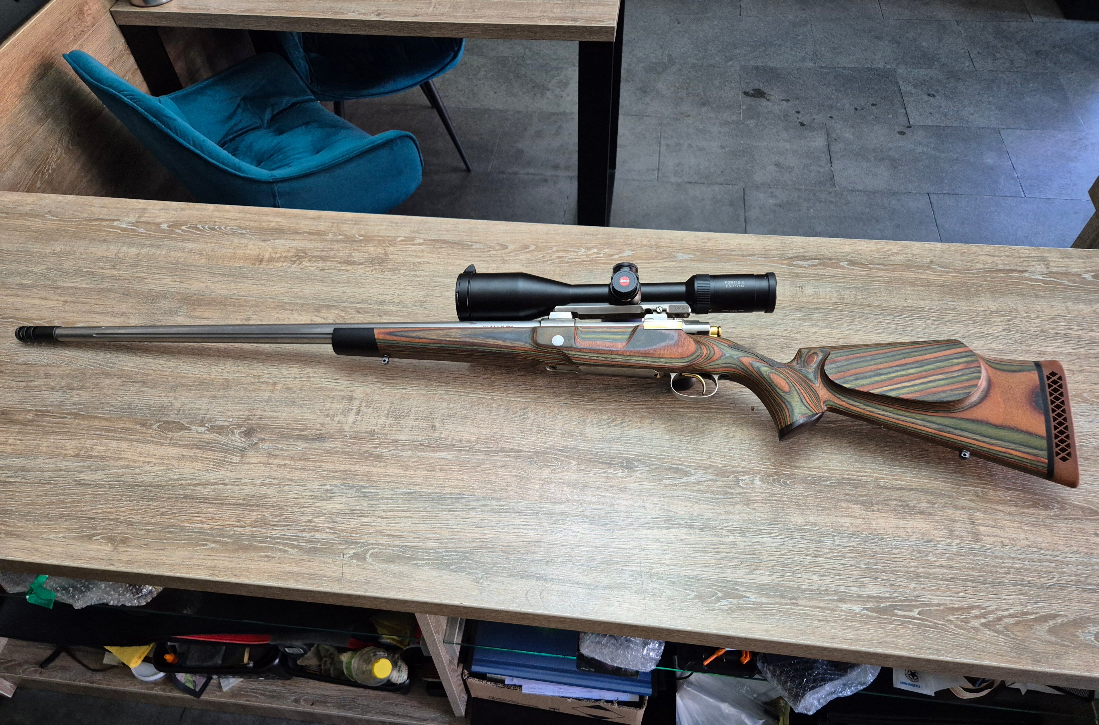 Carabina manufactura, cal 6,5x65 RWS, luneta Leica Fortis 2,5-15x56i