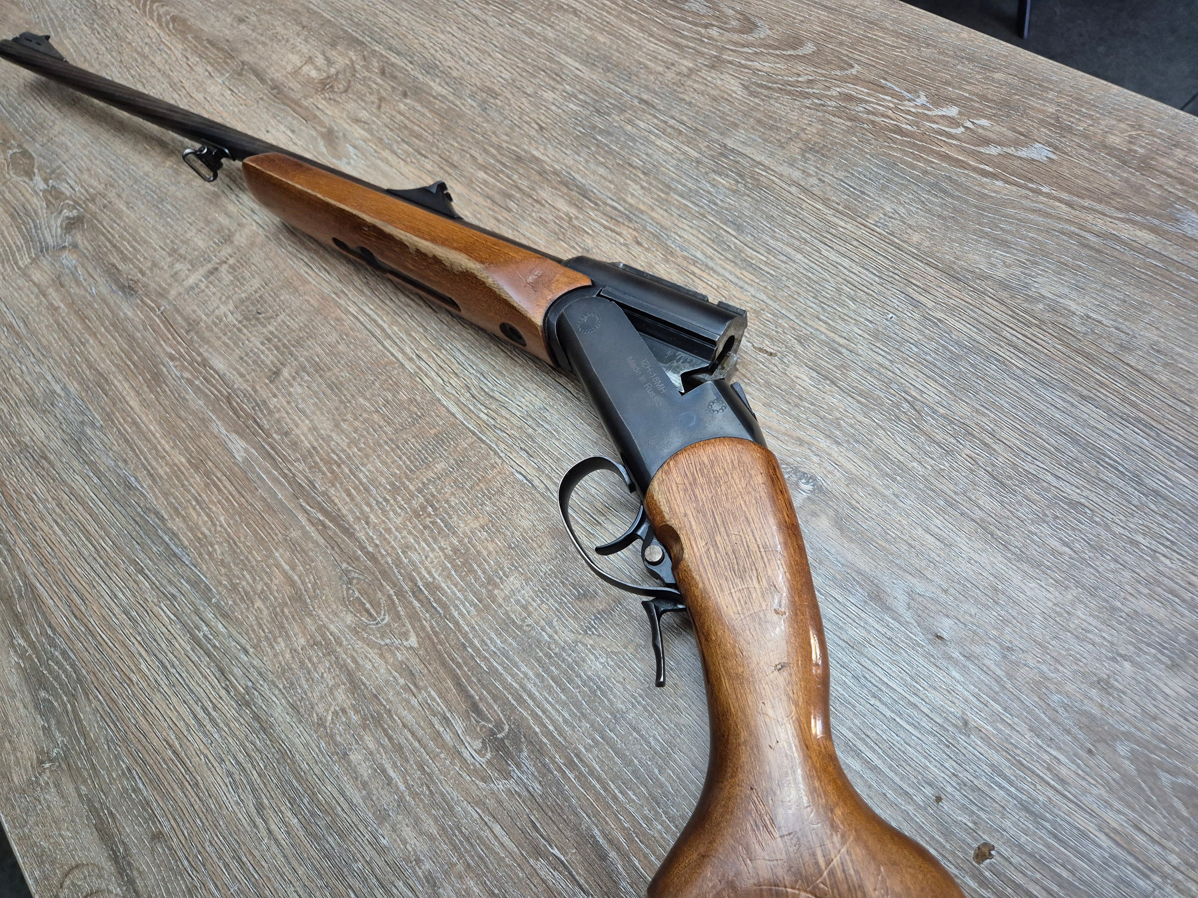 Carabina basculanta Baikal IZH18MH cal 30-06, 60cm, pat lemn
