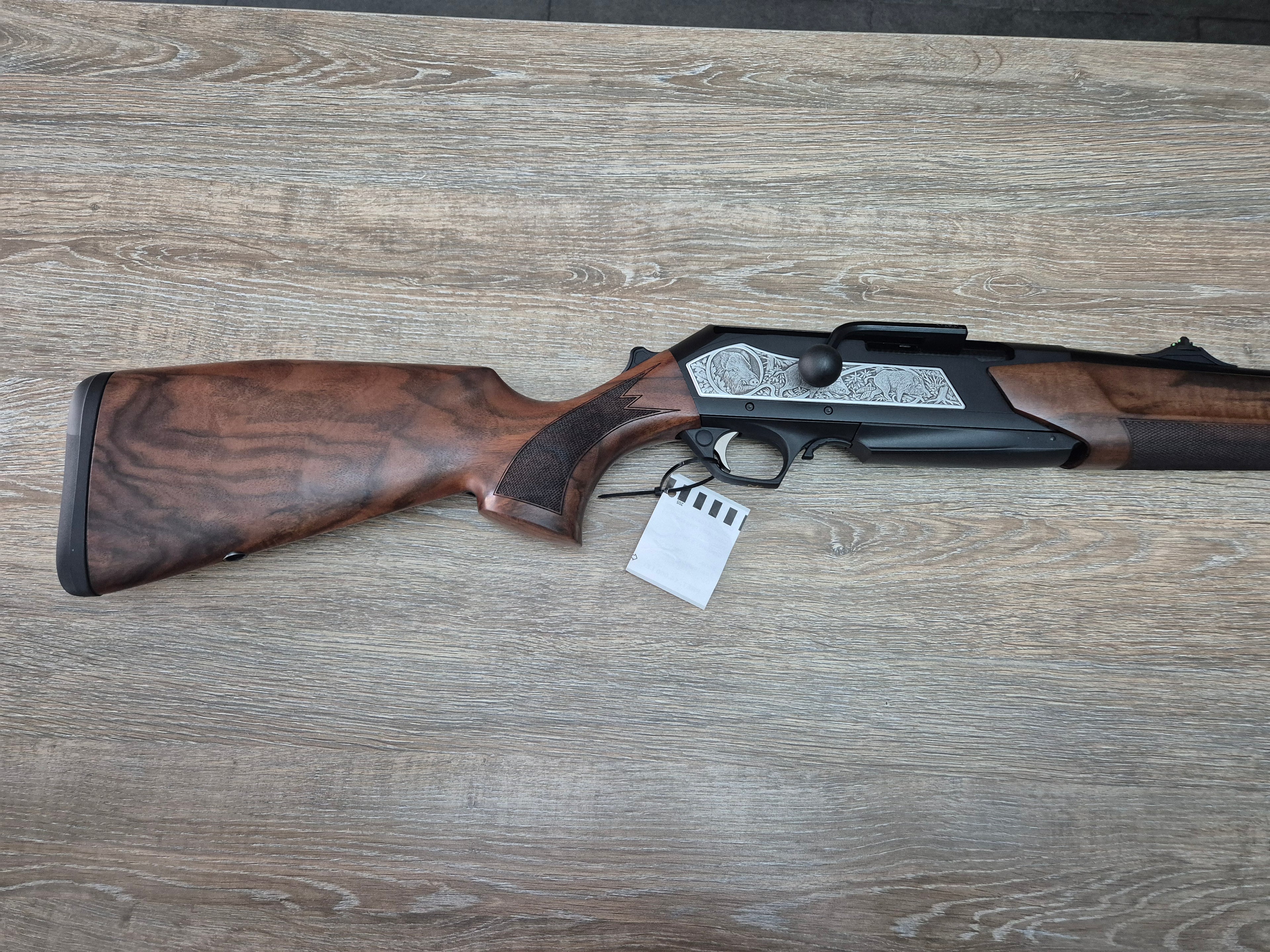 Carabina Browning MARAL, cal 30-06, inchidere liniara, teava fluted 56cm, pat lemn