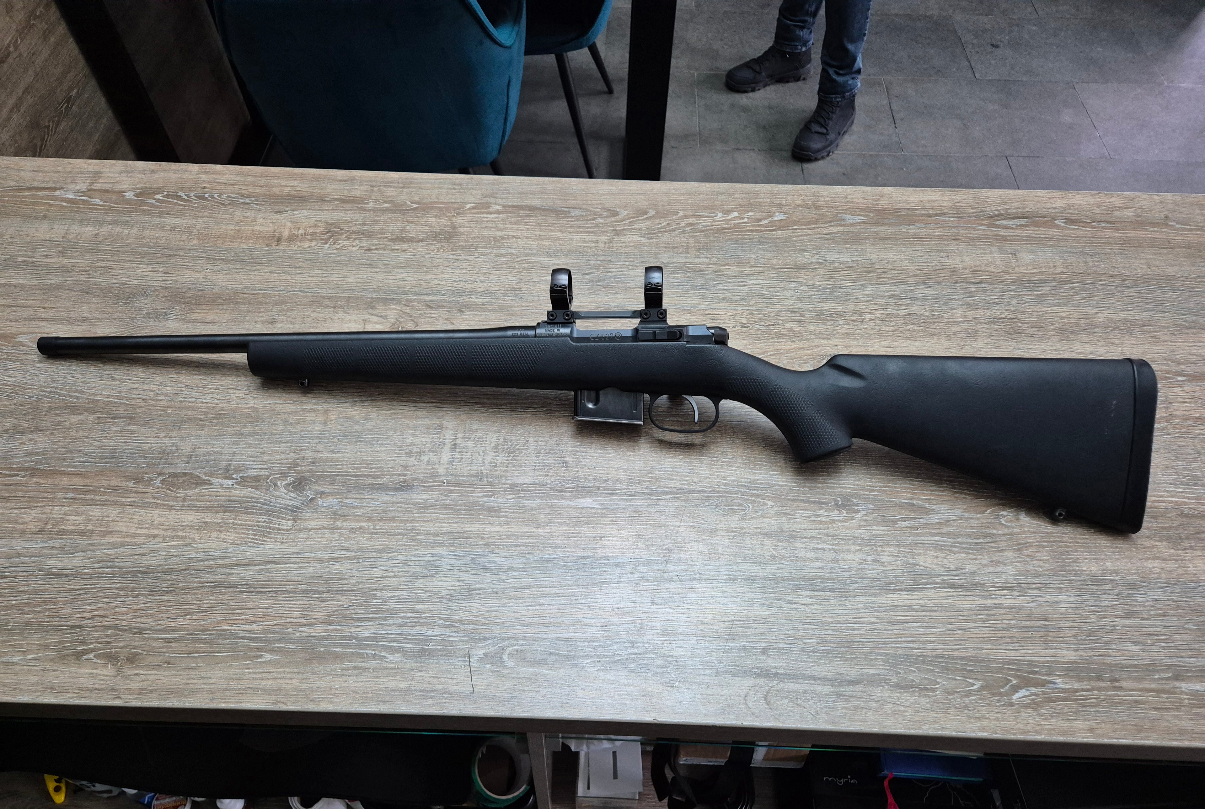 Carabina CZ 527, cal 223 rem, 47.5cm, pat sintetic, montura