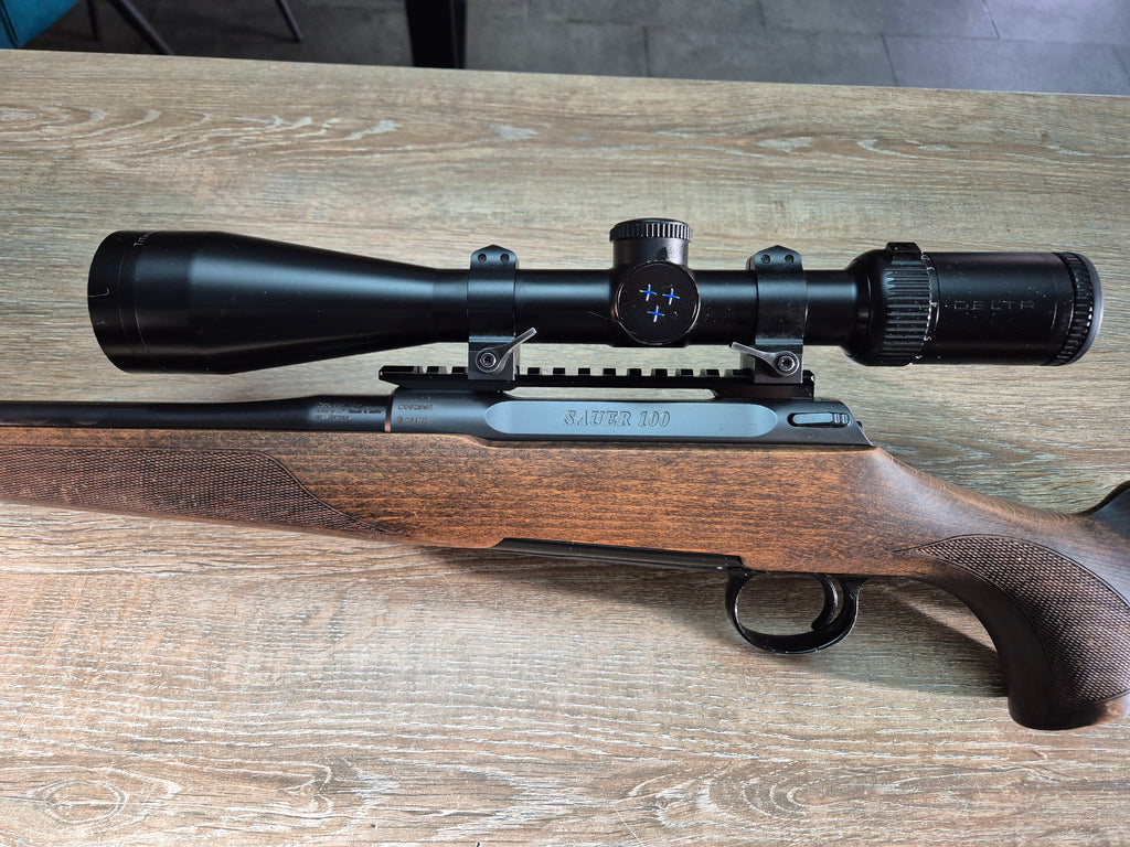 Carabina Sauer 100, cal 300 win mag, pat lemn + Luneta Delta 2.5-10x50