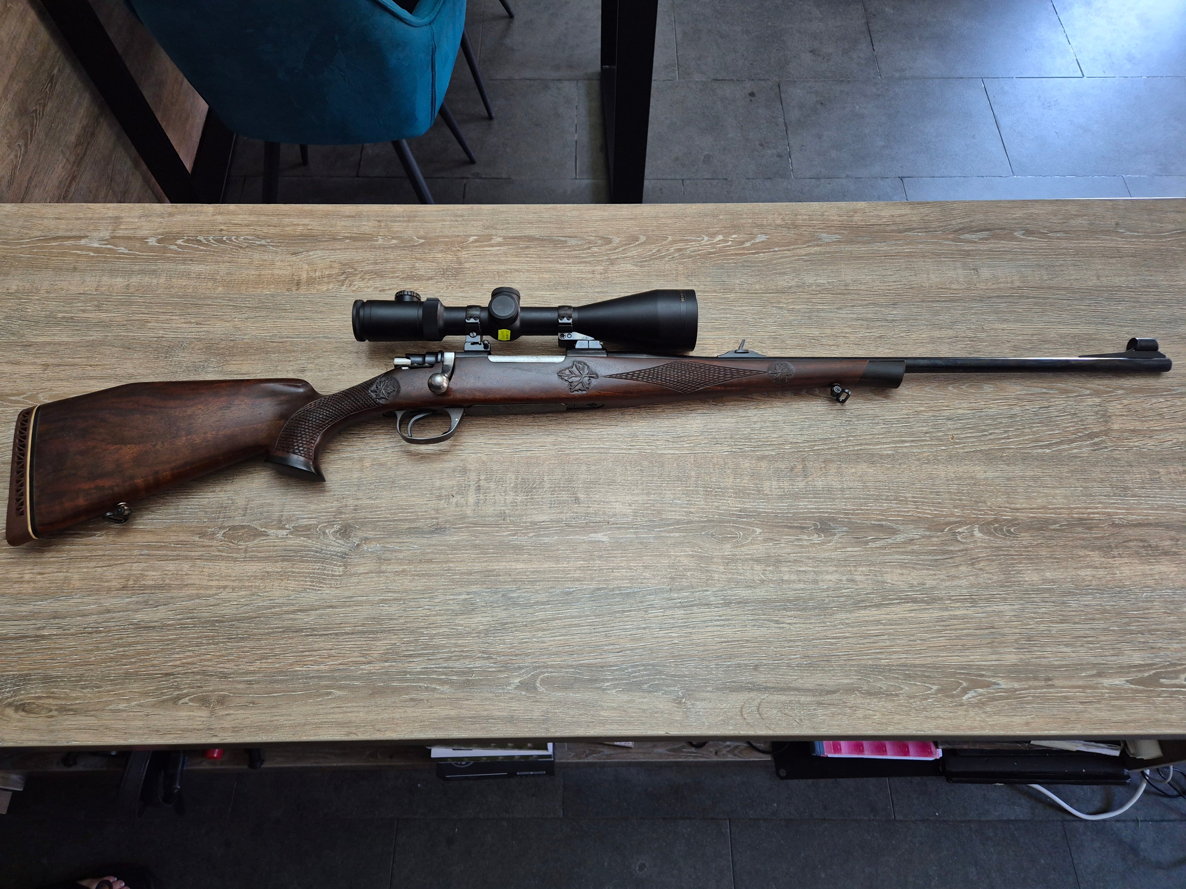 Carabina Santa Barbara, cal 243 win, 61cm, luneta Delta Titanium 2.5-10x56