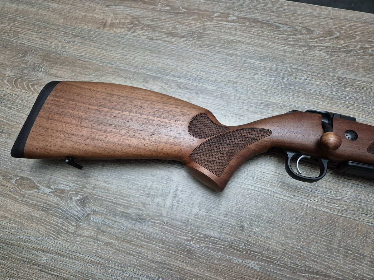 Carabina CZ 600 Plus Lux, cal 30-06, 51cm, pat lemn, cătări