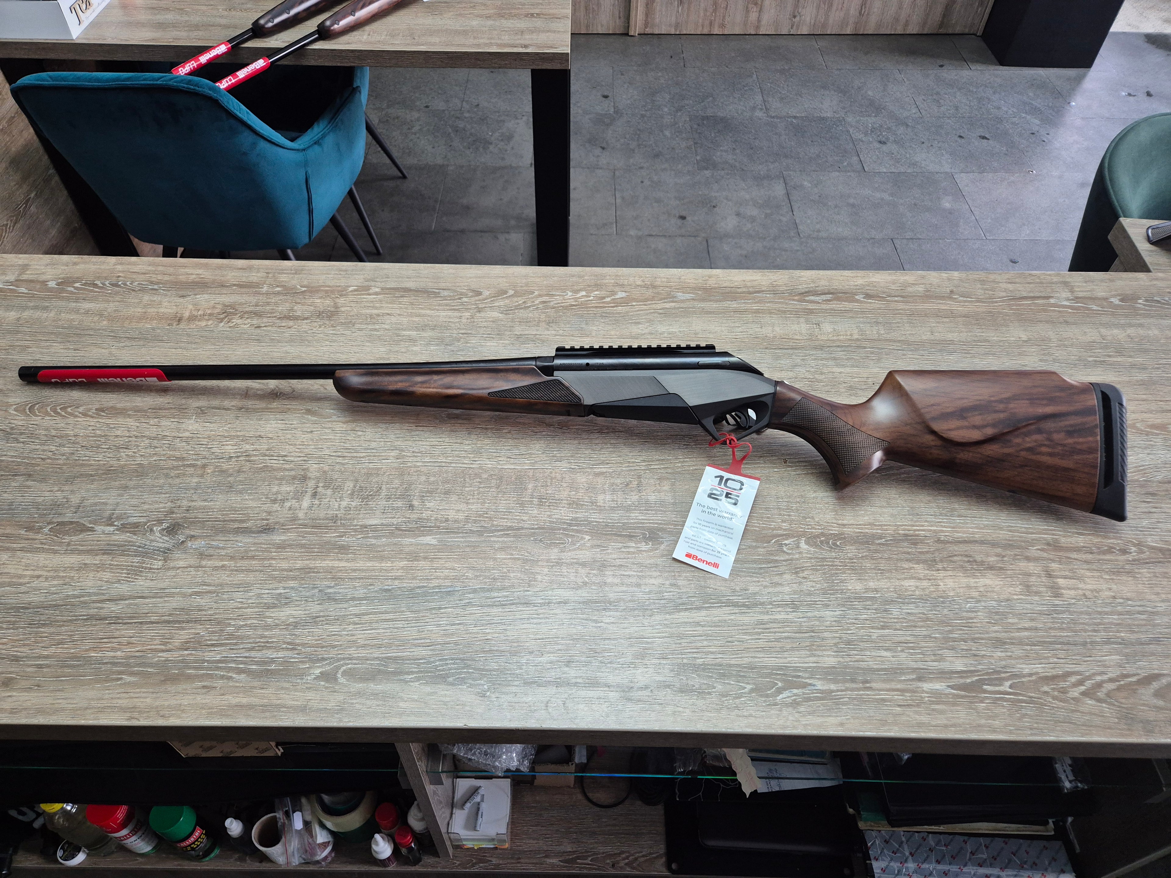 Carabina Benelli Lupo cal 300 win mag, 61cm, pat lemn