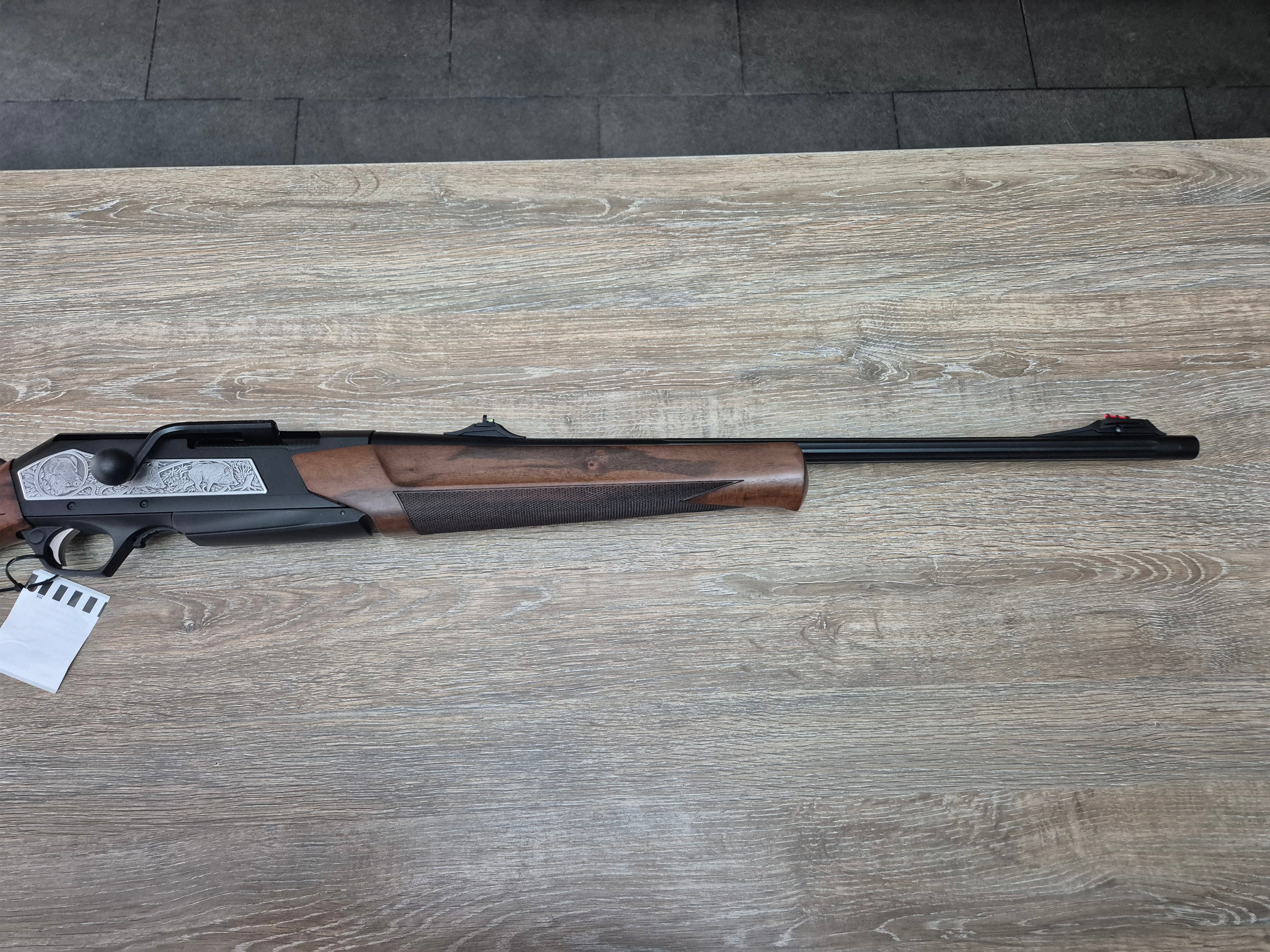 Carabina Browning MARAL, cal 30-06, inchidere liniara, teava fluted 56cm, pat lemn