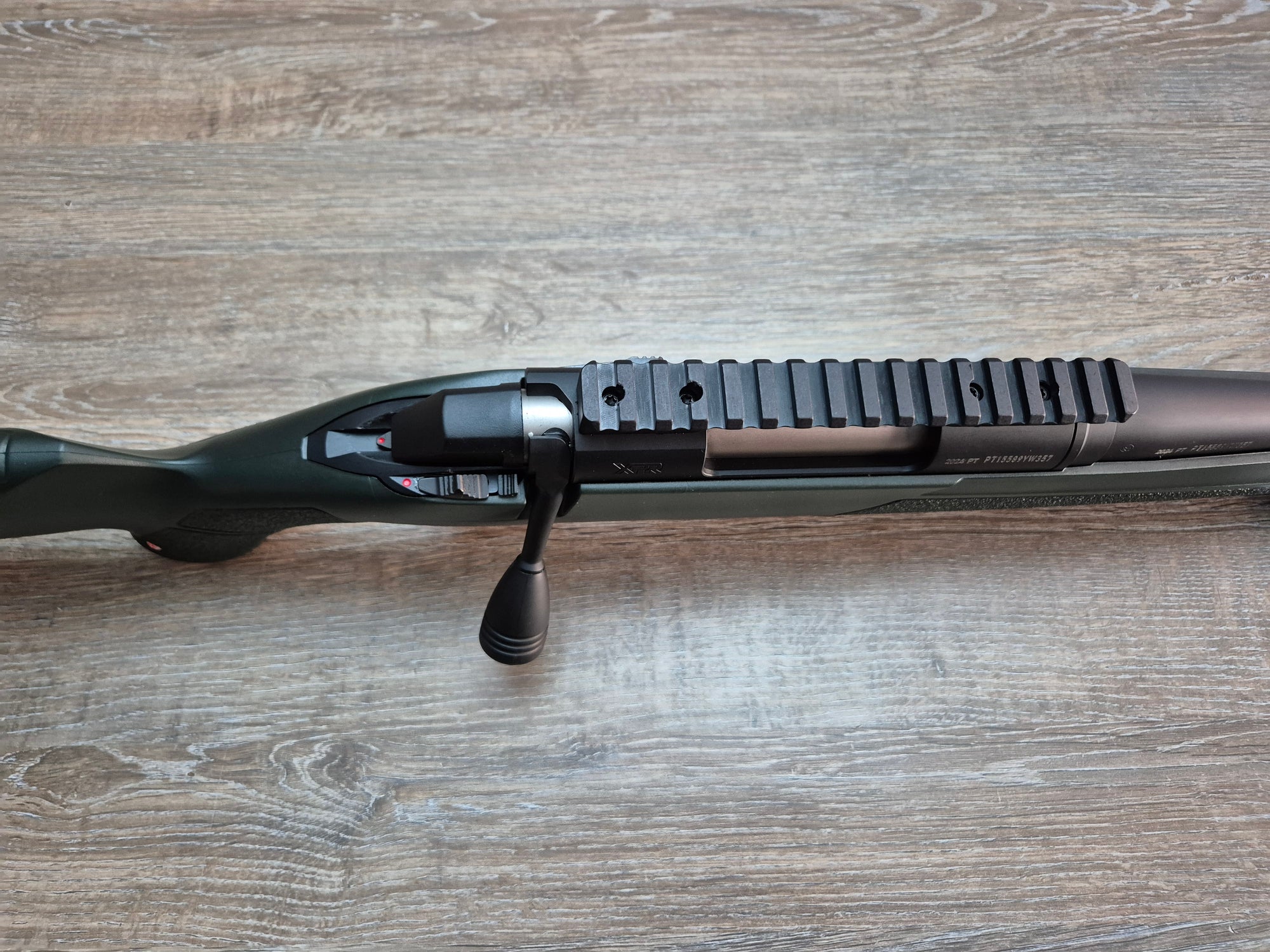 Carabina Winchester XPR cal 243win, 53cm, pat sintetic verde, sina weaver