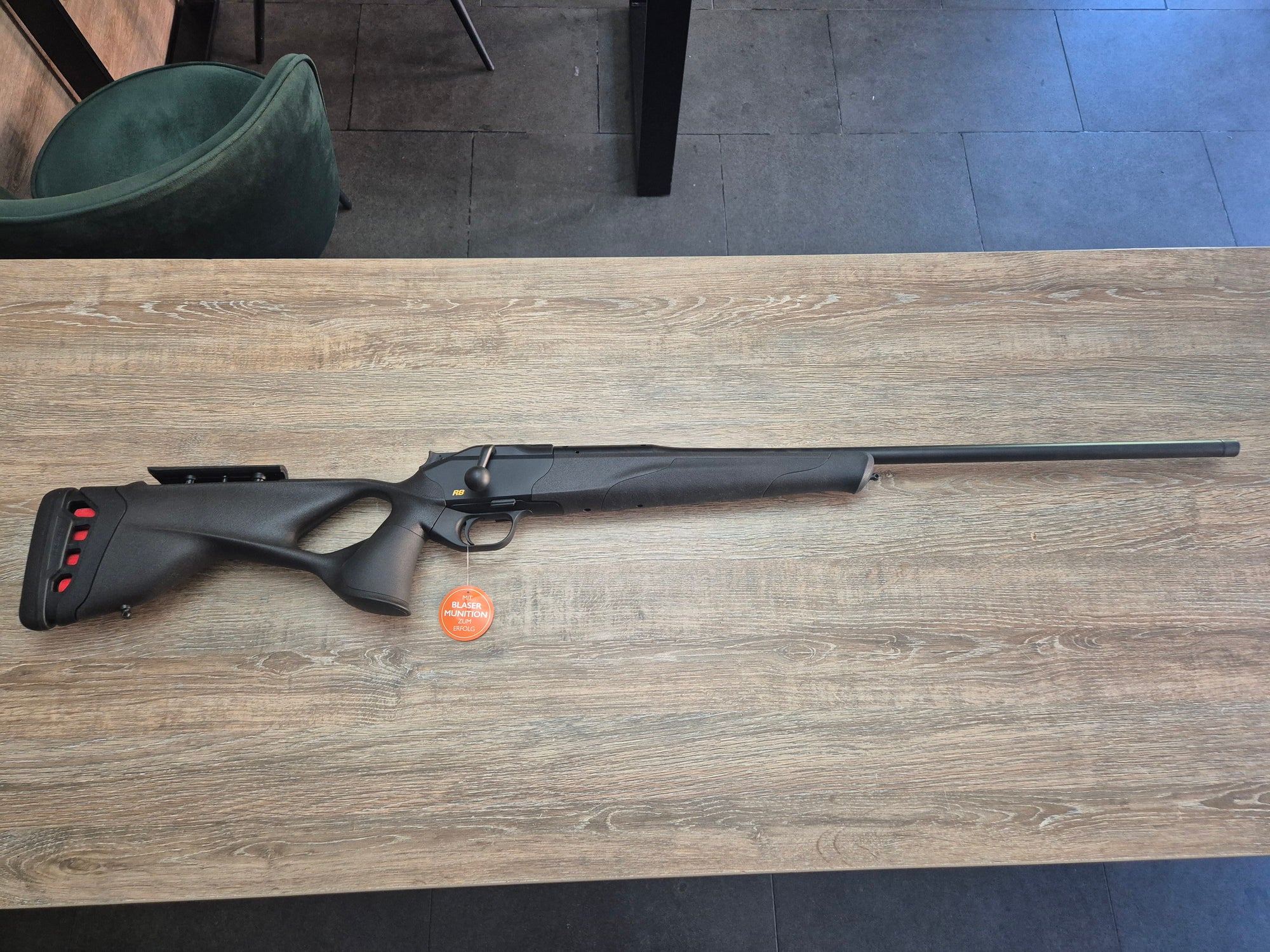 Carabina Blaser R8 Ultimate, cal 8x68S, 65cm, amortizor recul, obrazar reglabil